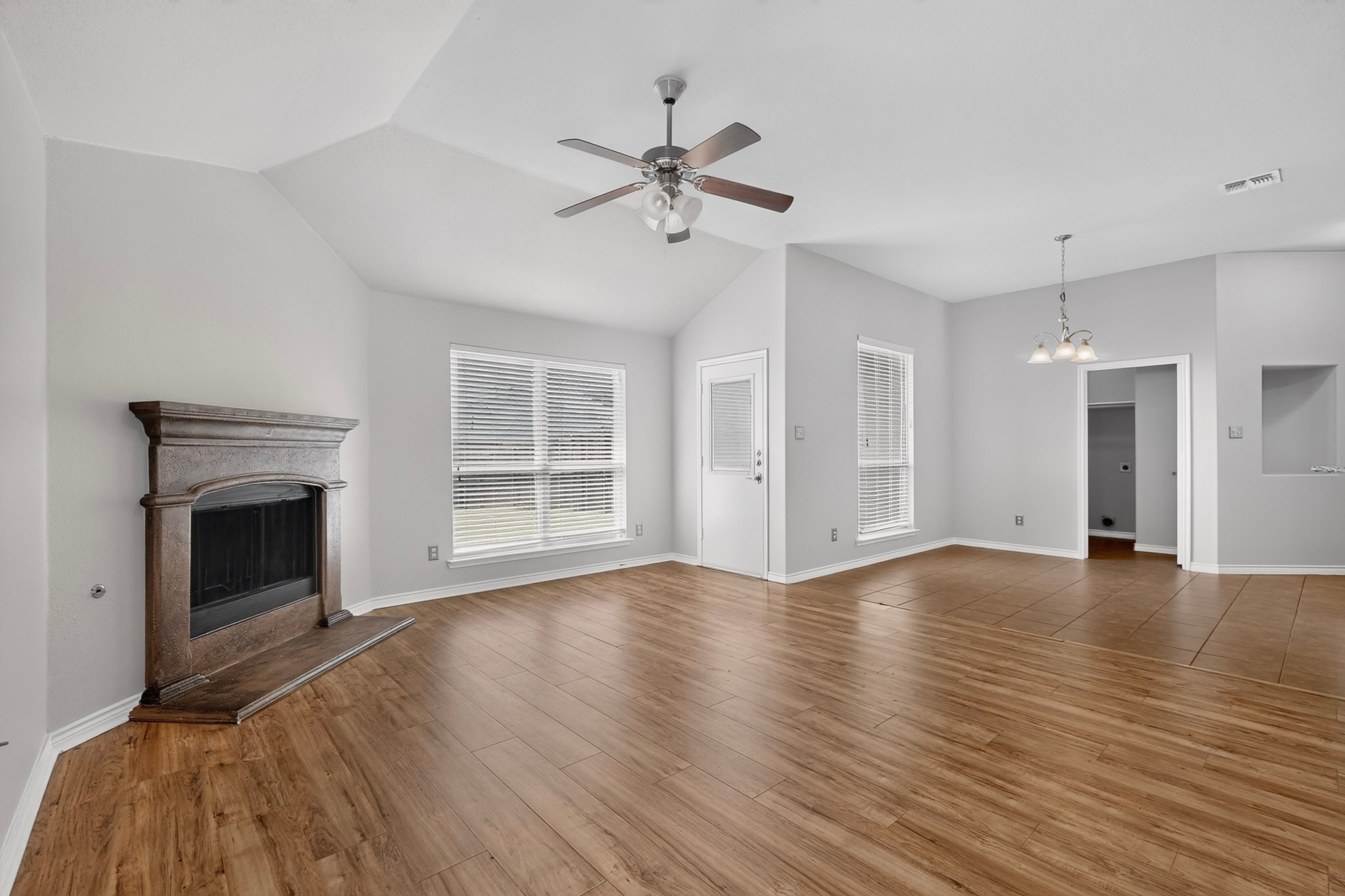 1413 Palasades Court