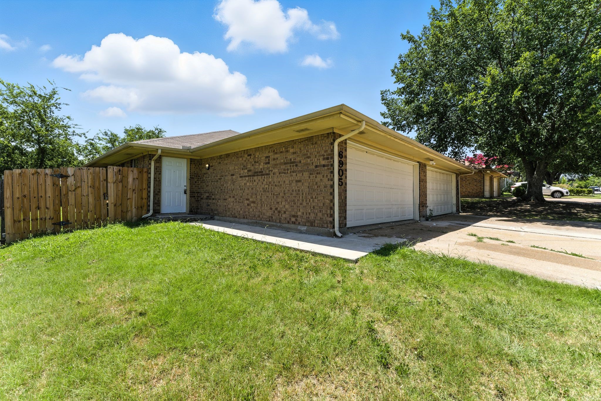 6905 W Cleburne Road