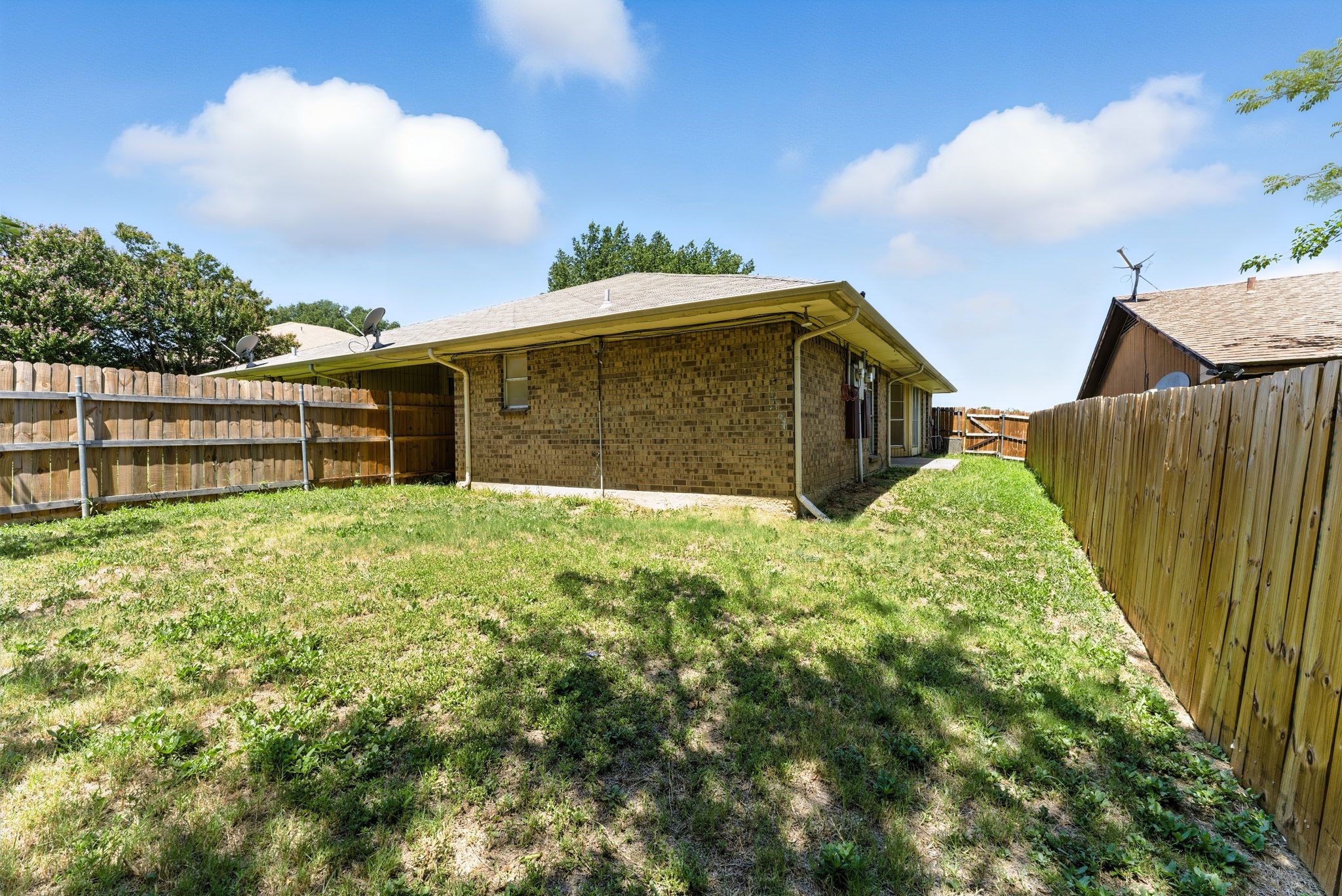6905 W Cleburne Road