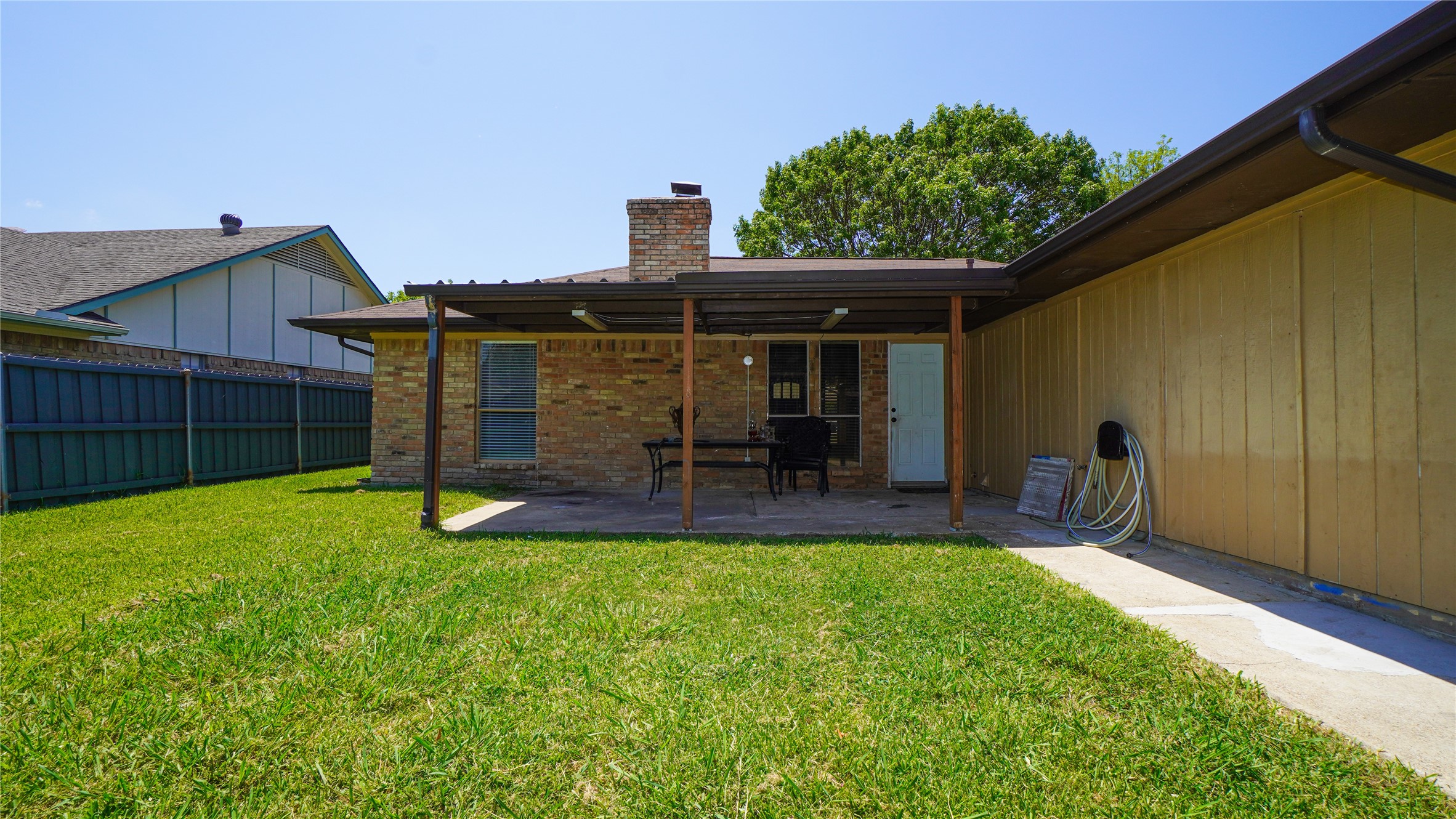7113 Ridgeview Drive