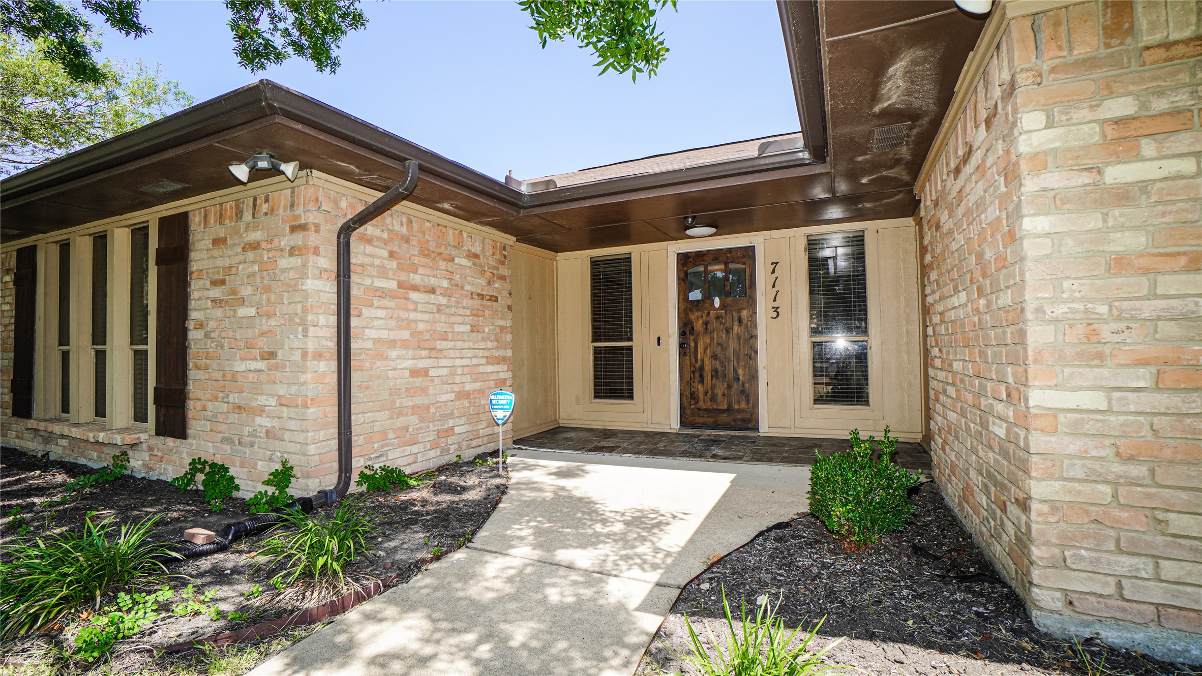 7113 Ridgeview Drive
