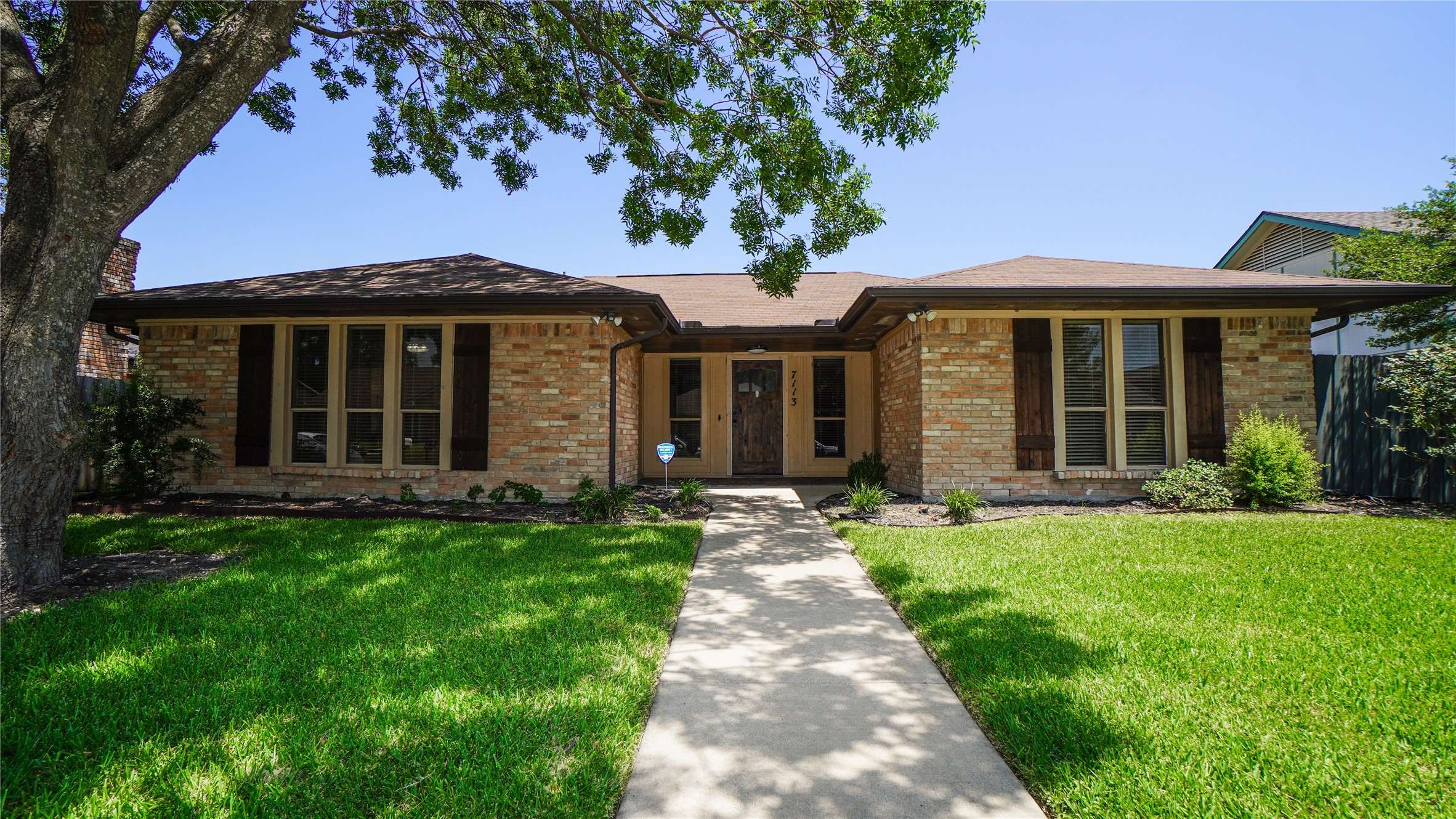 7113 Ridgeview Drive