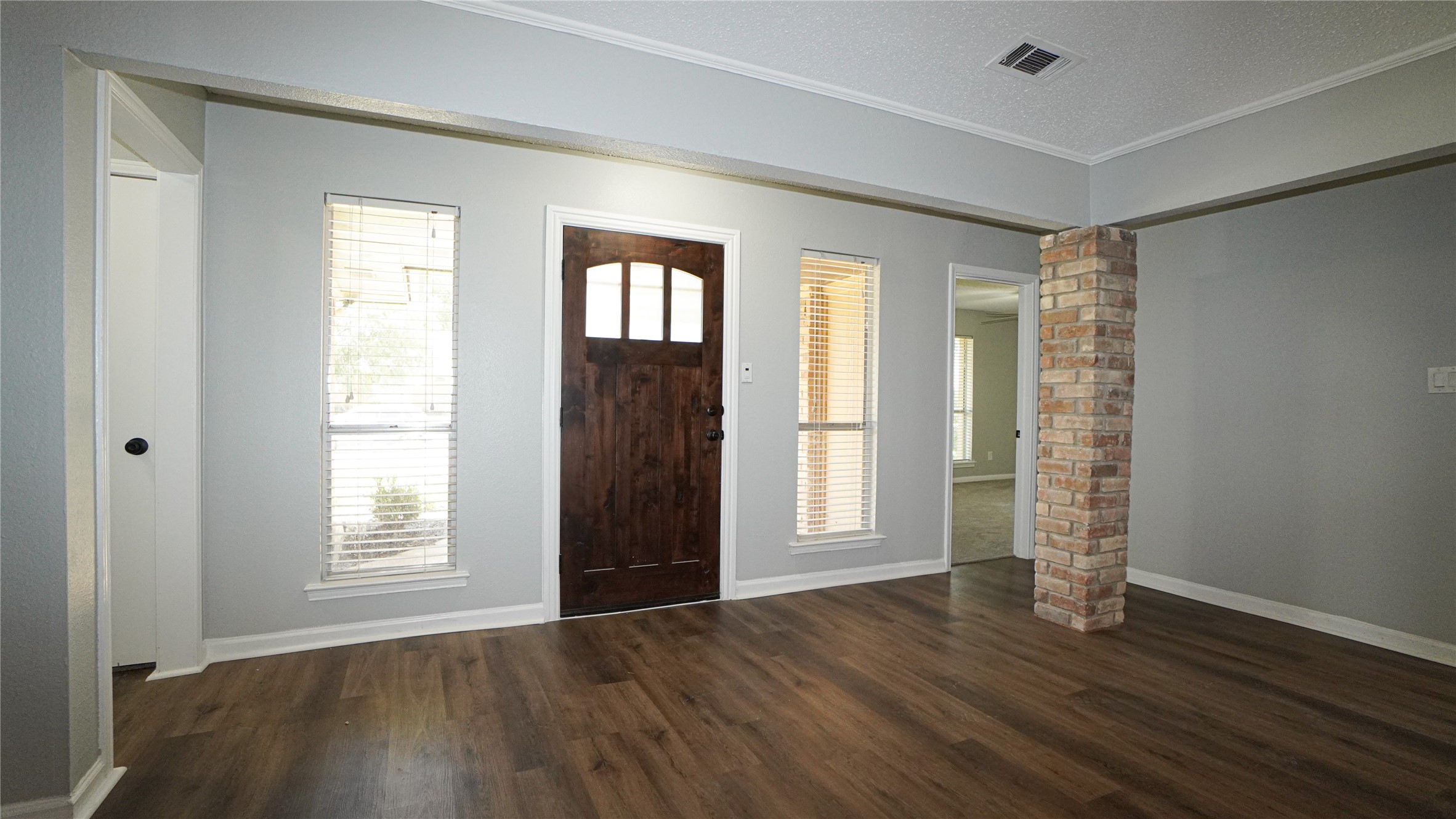7113 Ridgeview Drive