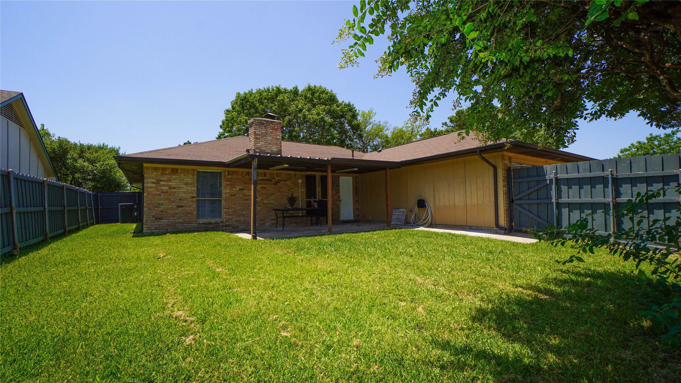 7113 Ridgeview Drive