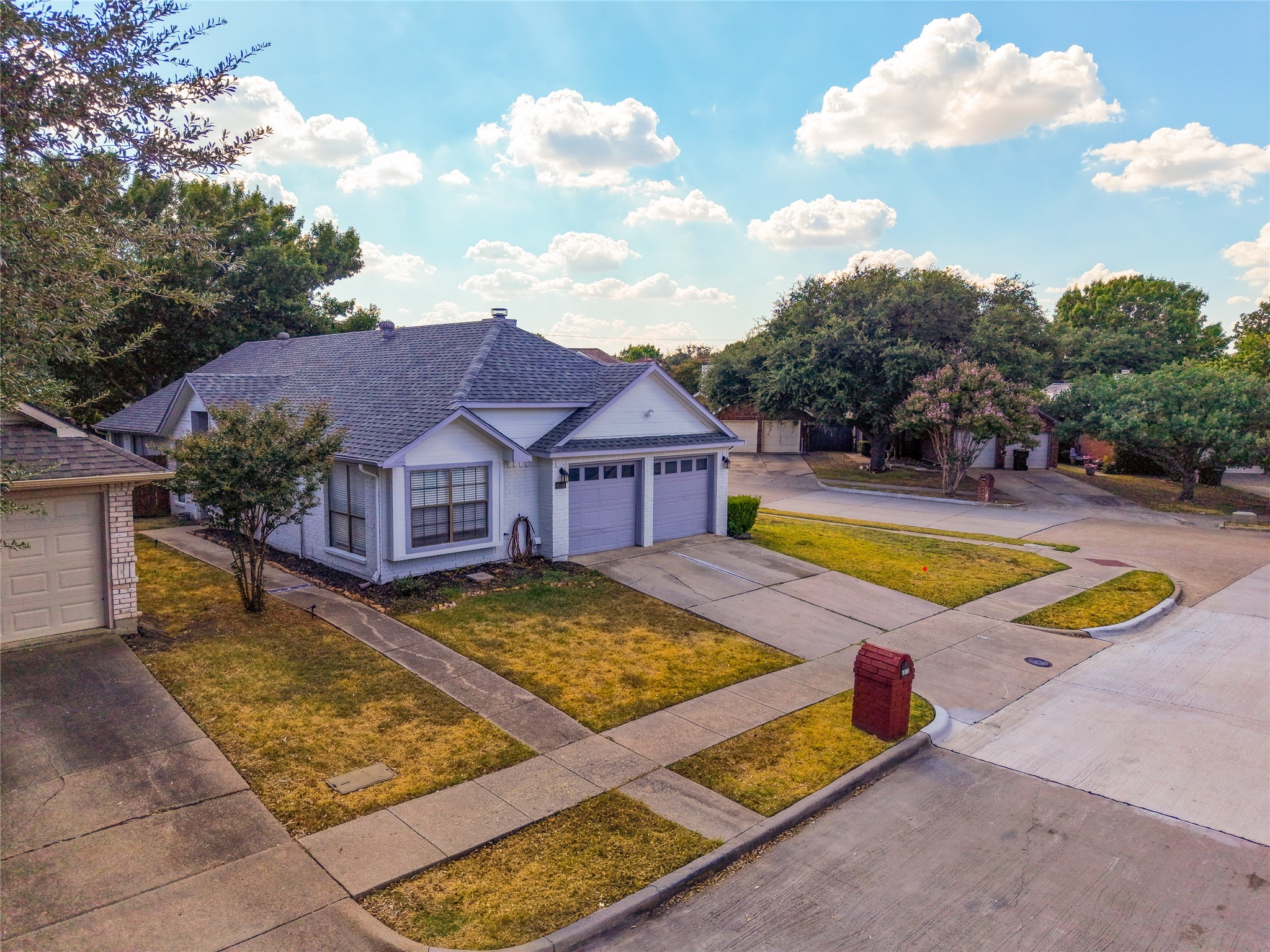 6813 Hickory Creek