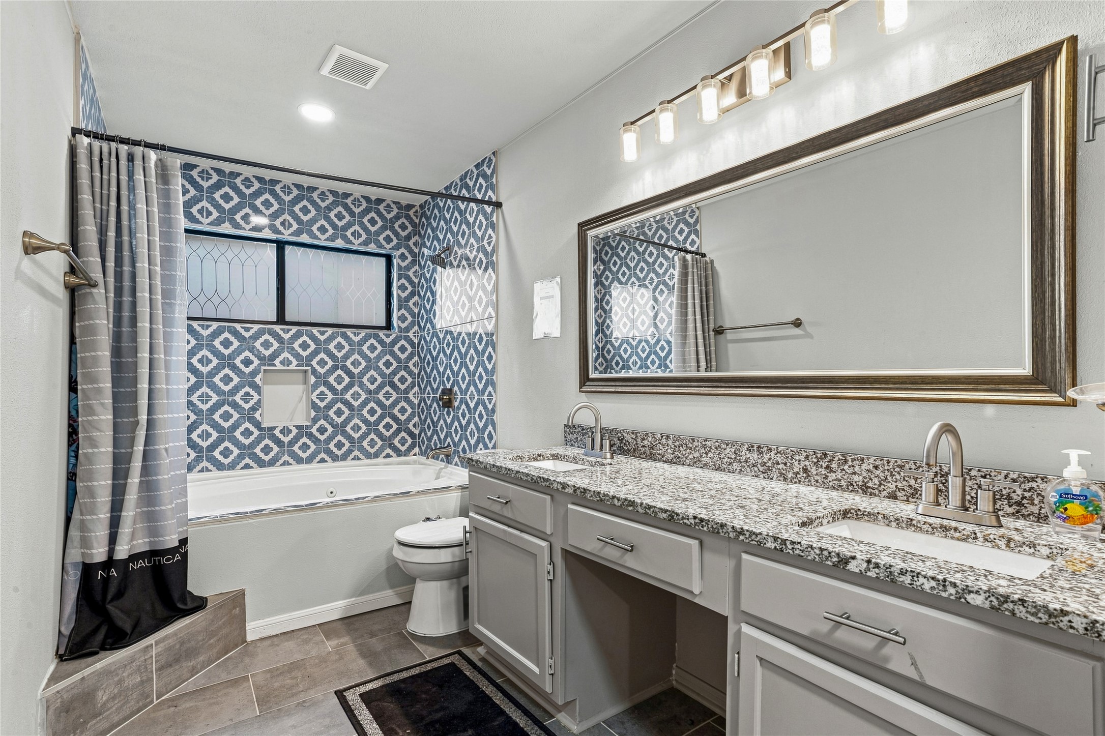 6813 Hickory Creek
