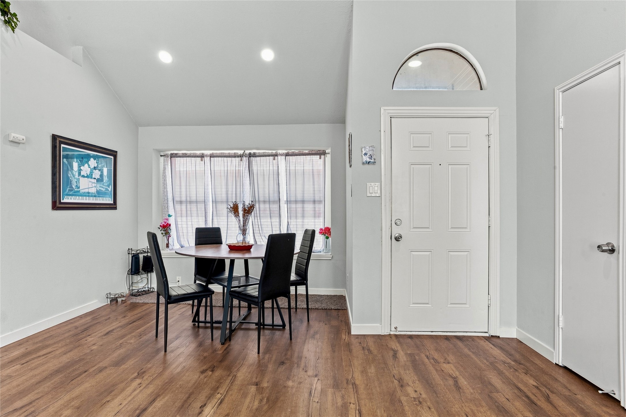 6813 Hickory Creek
