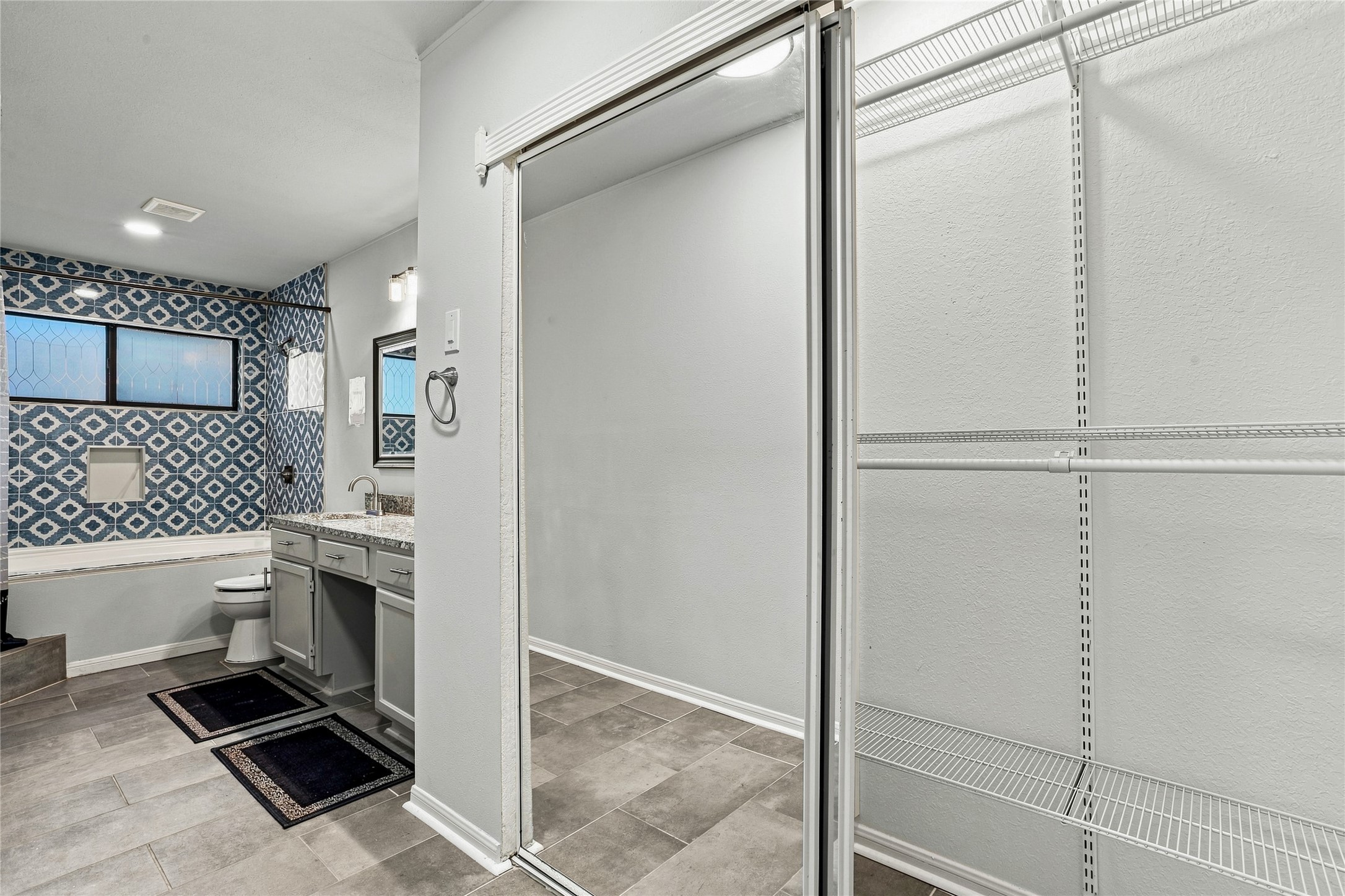 6813 Hickory Creek