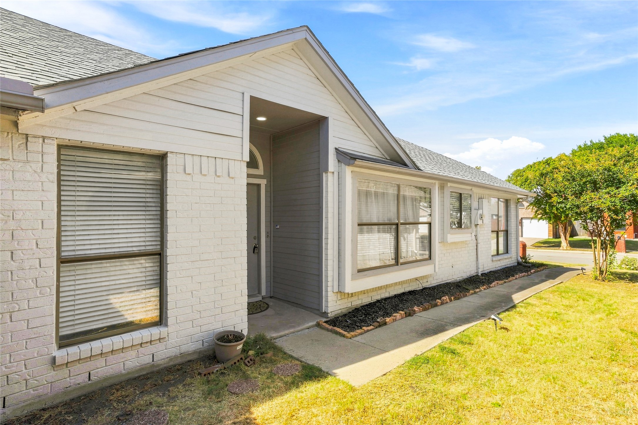 6813 Hickory Creek