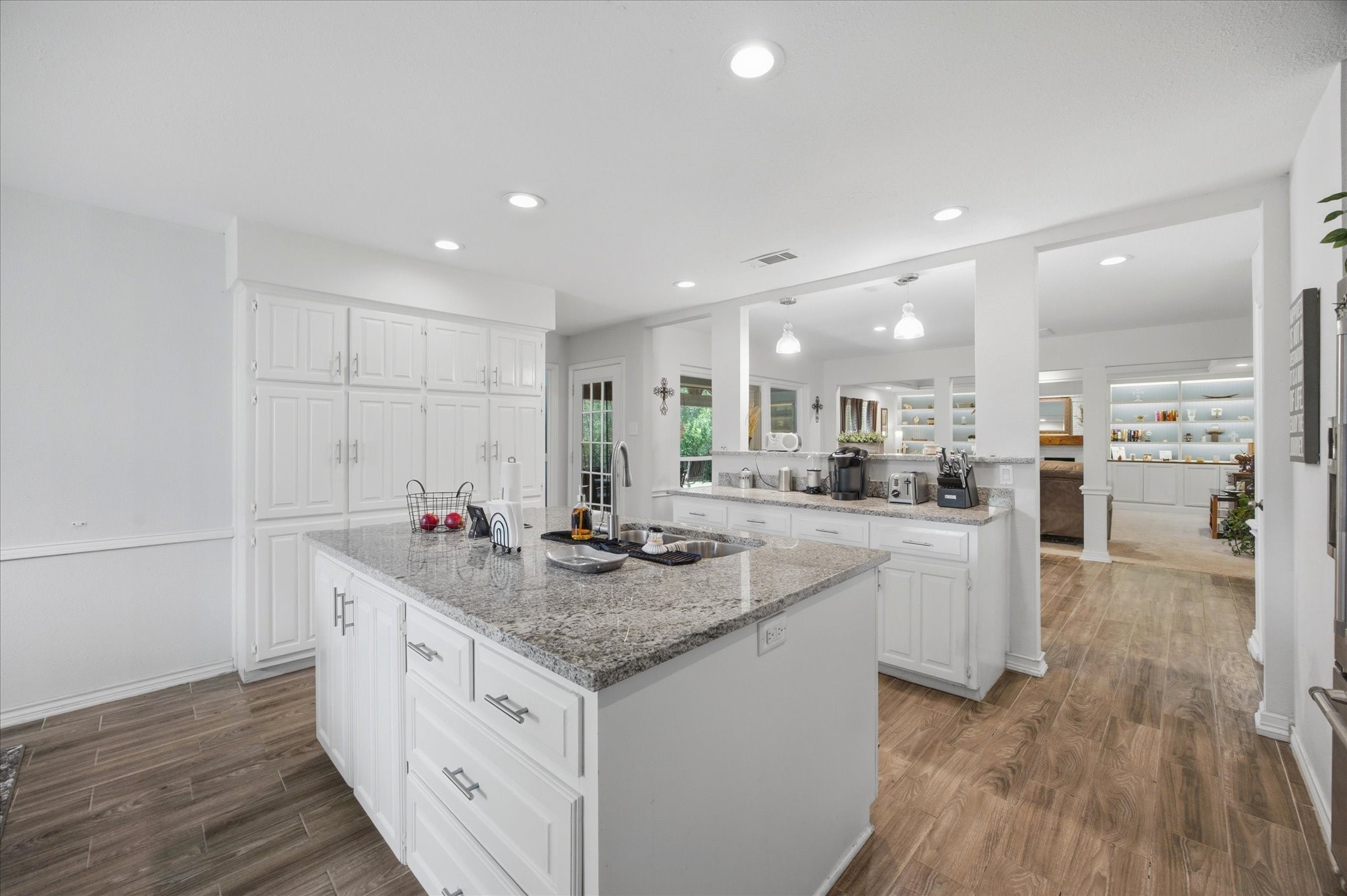 1123 Bayshore Drive