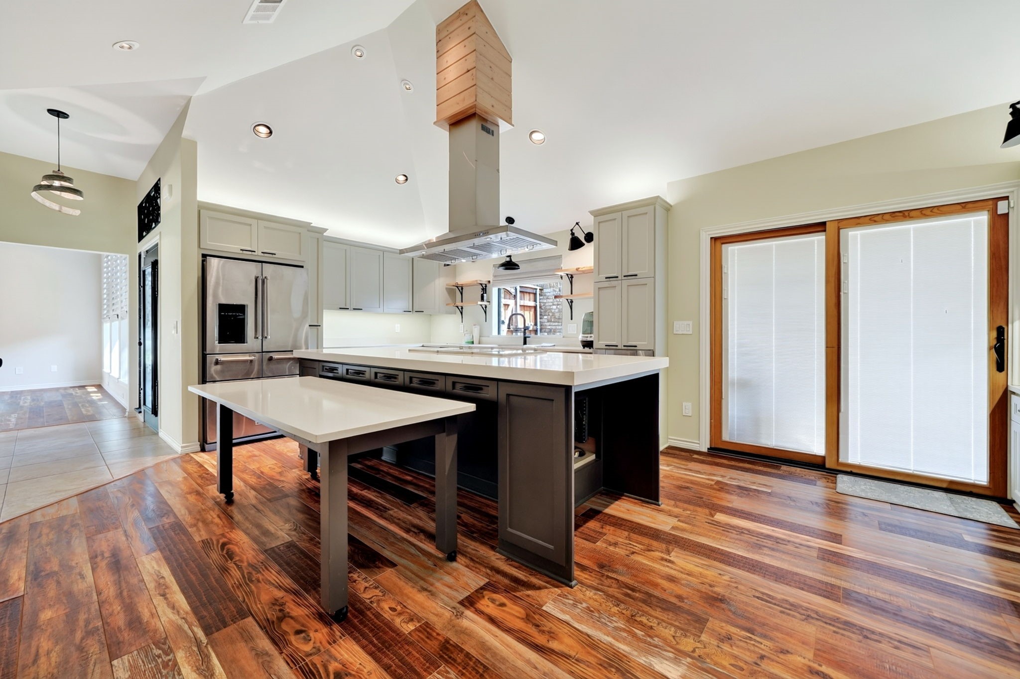 806 Oakway Court