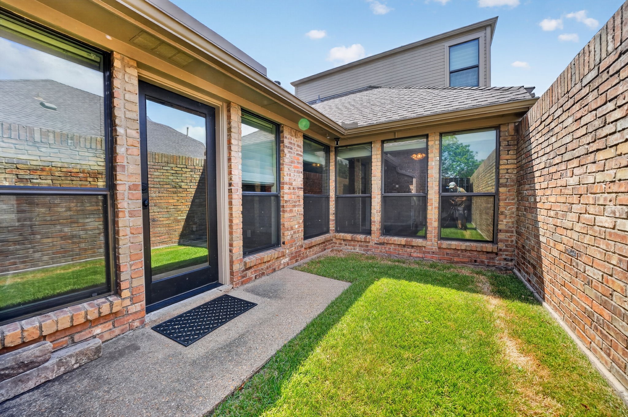 806 Oakway Court
