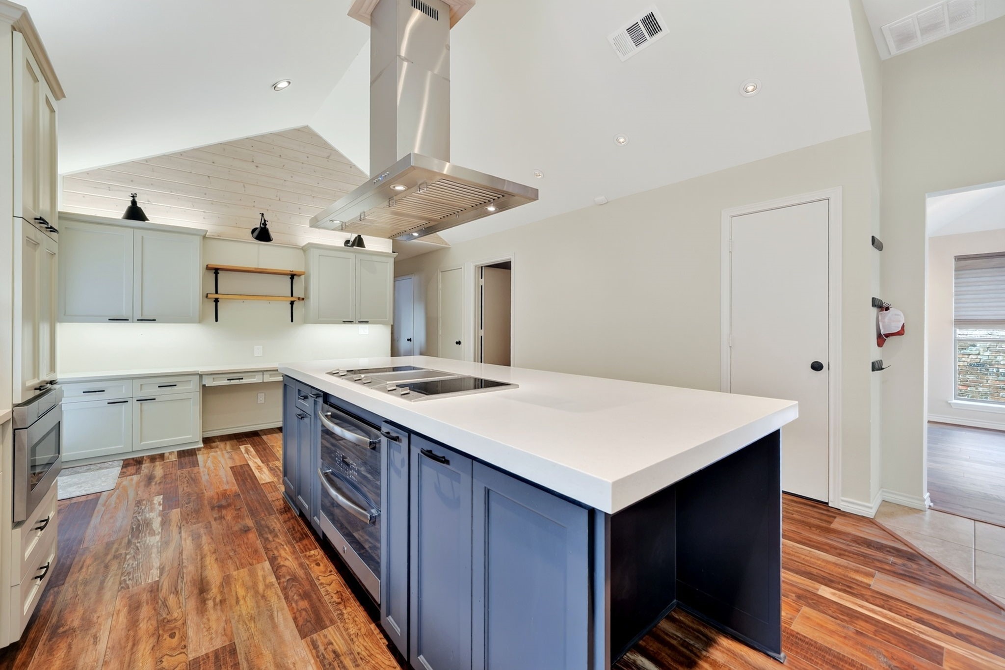 806 Oakway Court