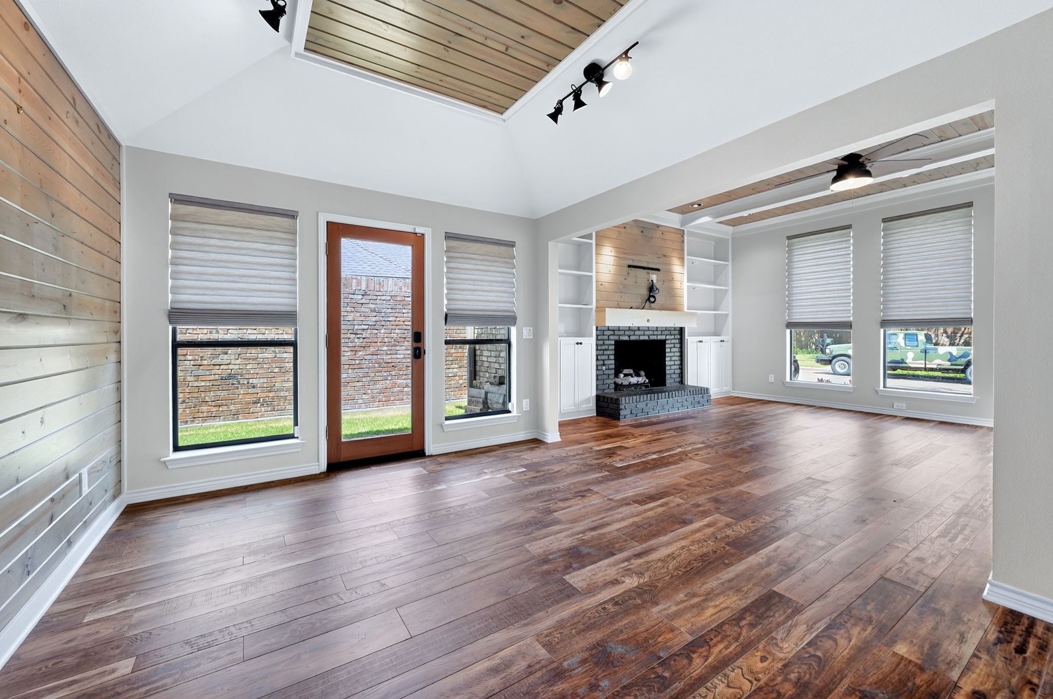 806 Oakway Court