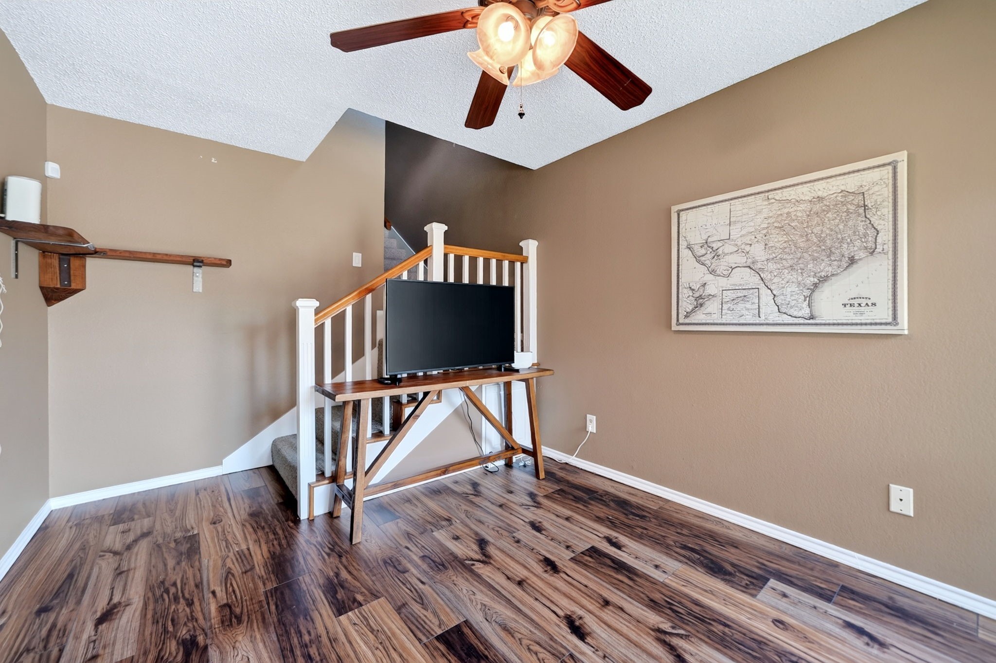 806 Oakway Court