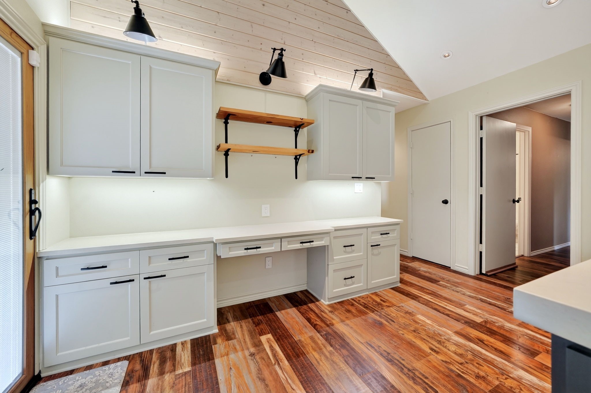 806 Oakway Court