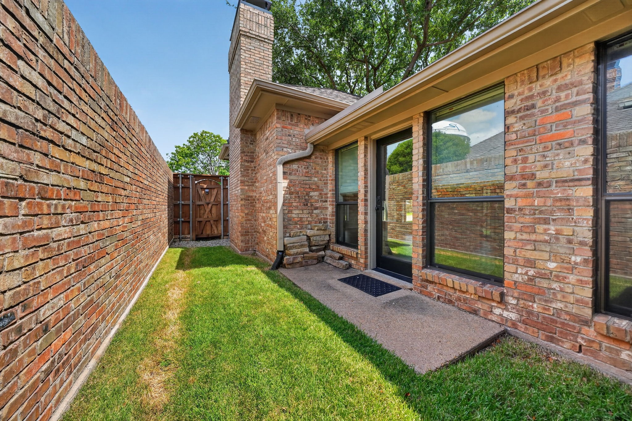 806 Oakway Court