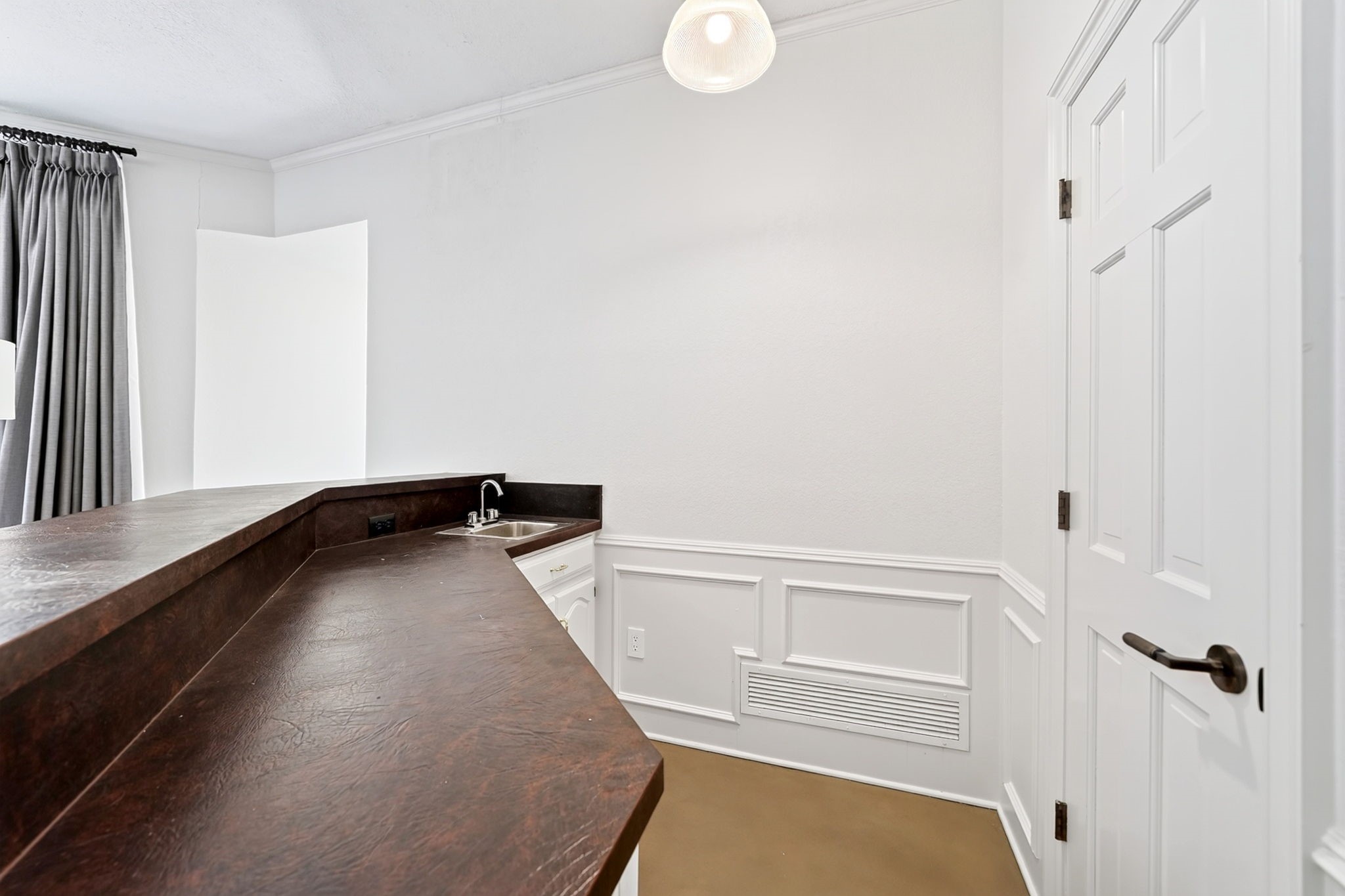 10101 Bridgegate Lane