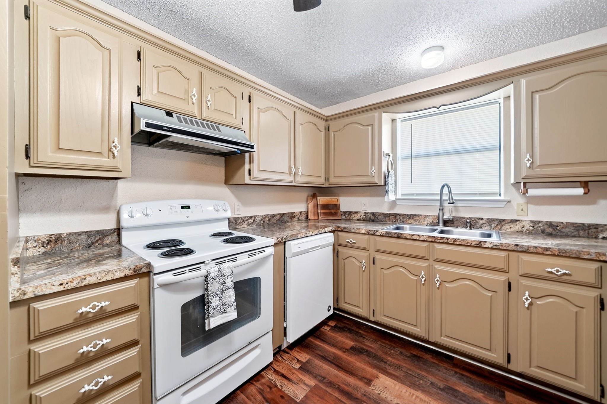 7261 State Highway 50