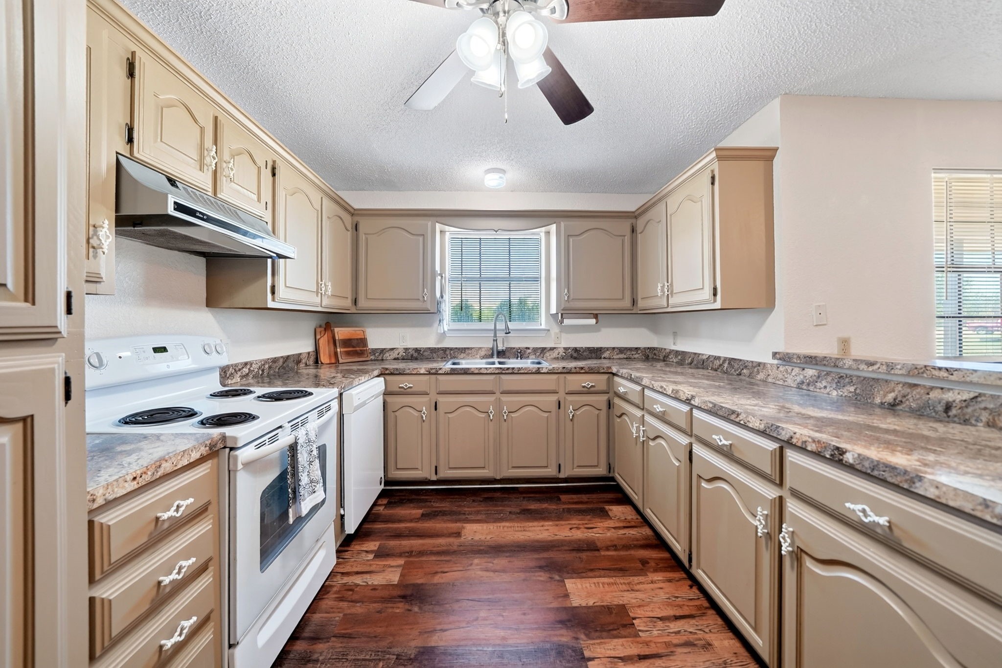 7261 State Highway 50