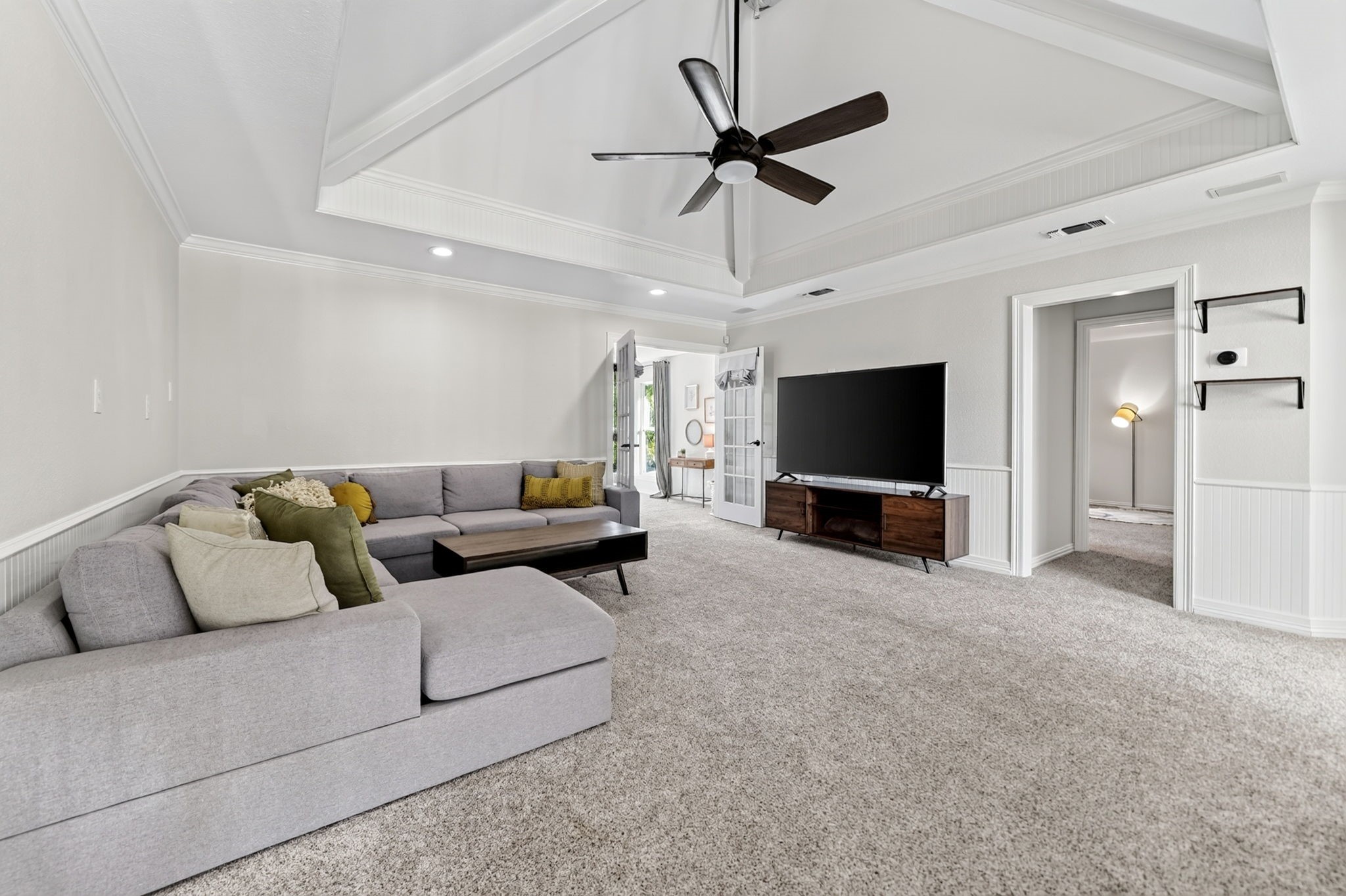 813 Windlake Circle