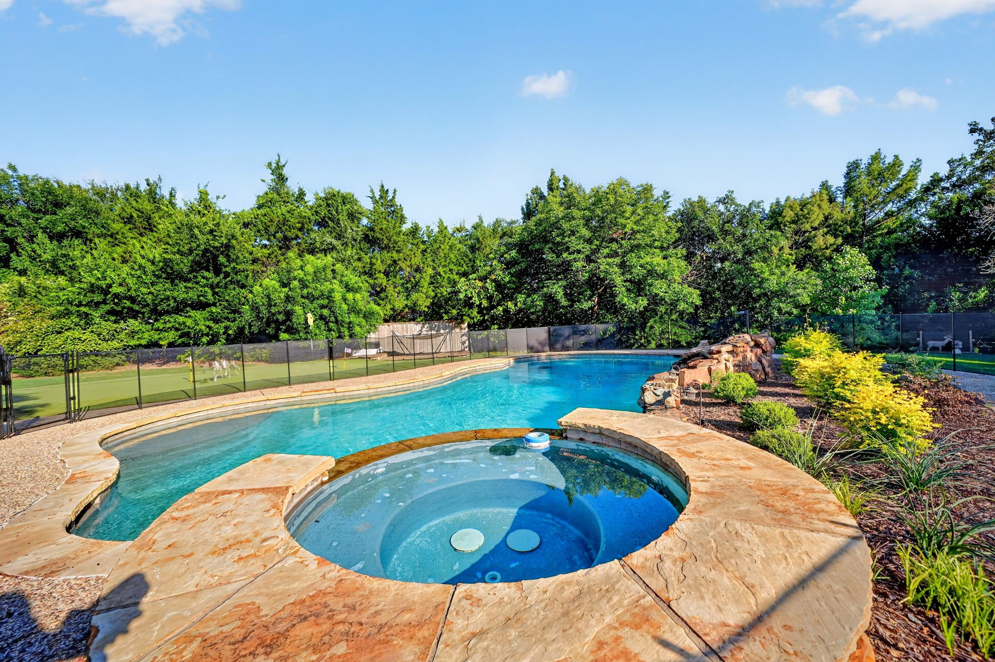 813 Windlake Circle