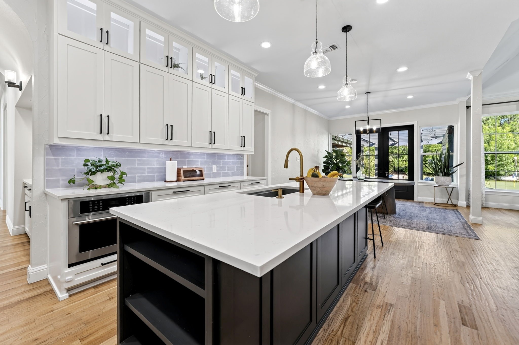 813 Windlake Circle