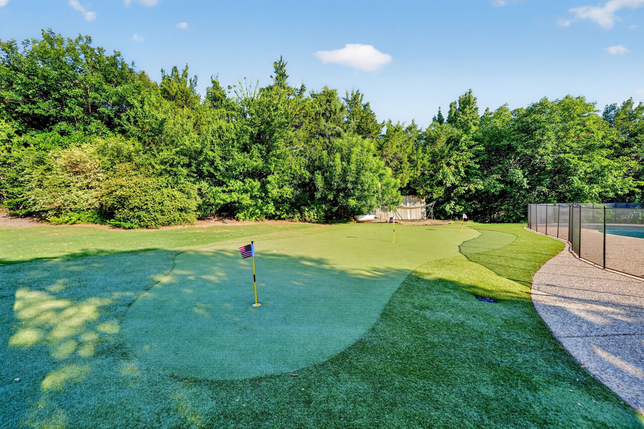 813 Windlake Circle