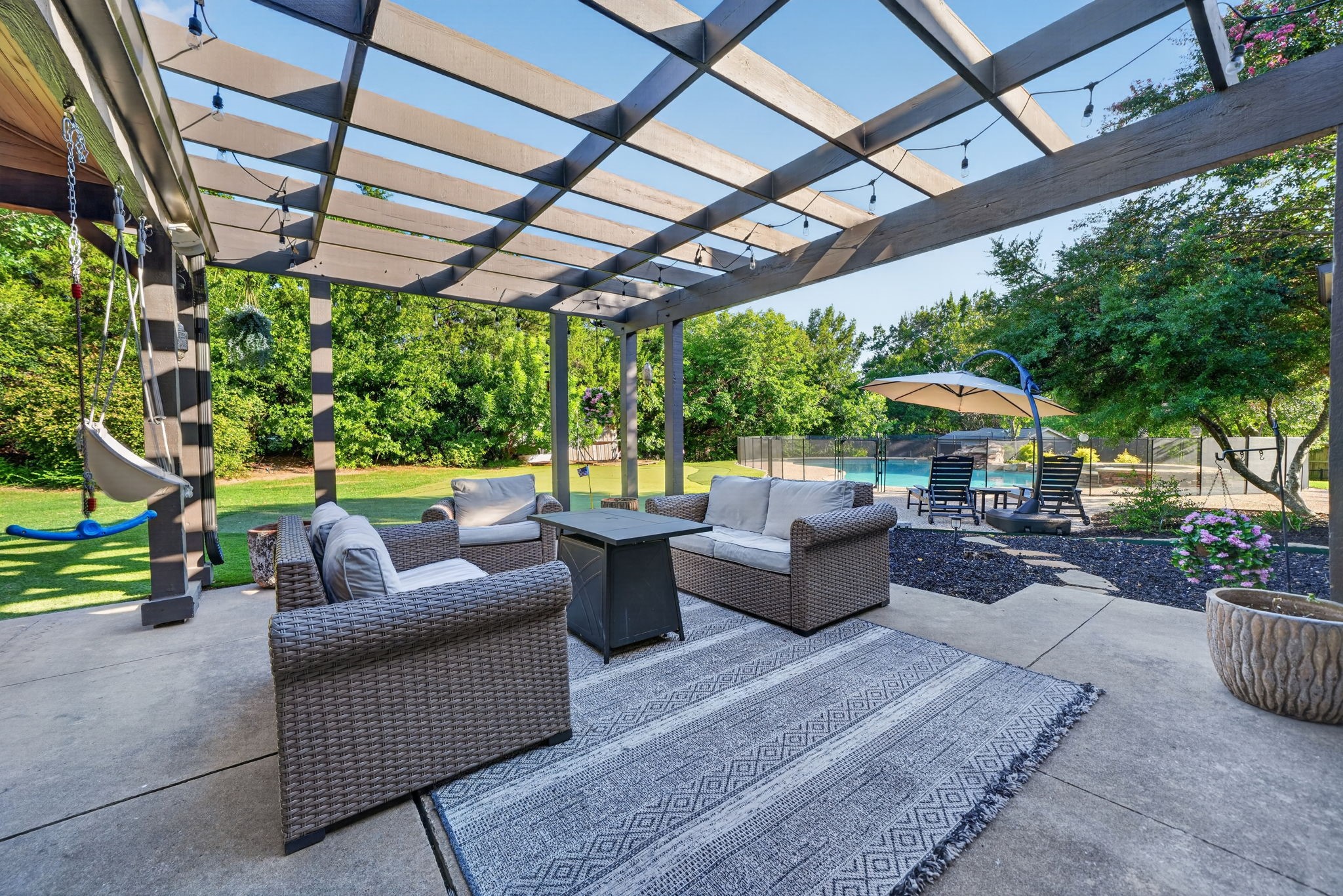813 Windlake Circle
