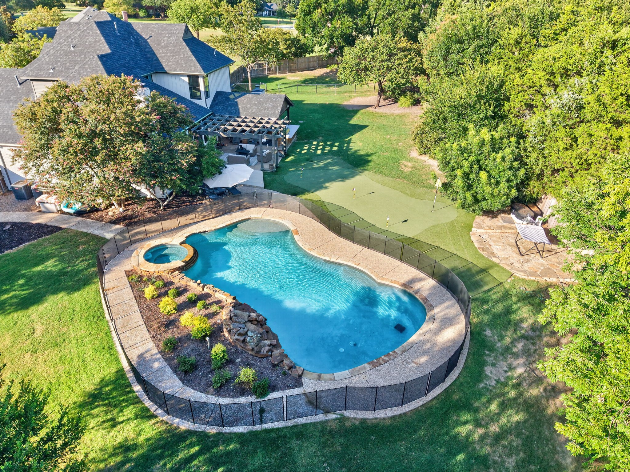 813 Windlake Circle