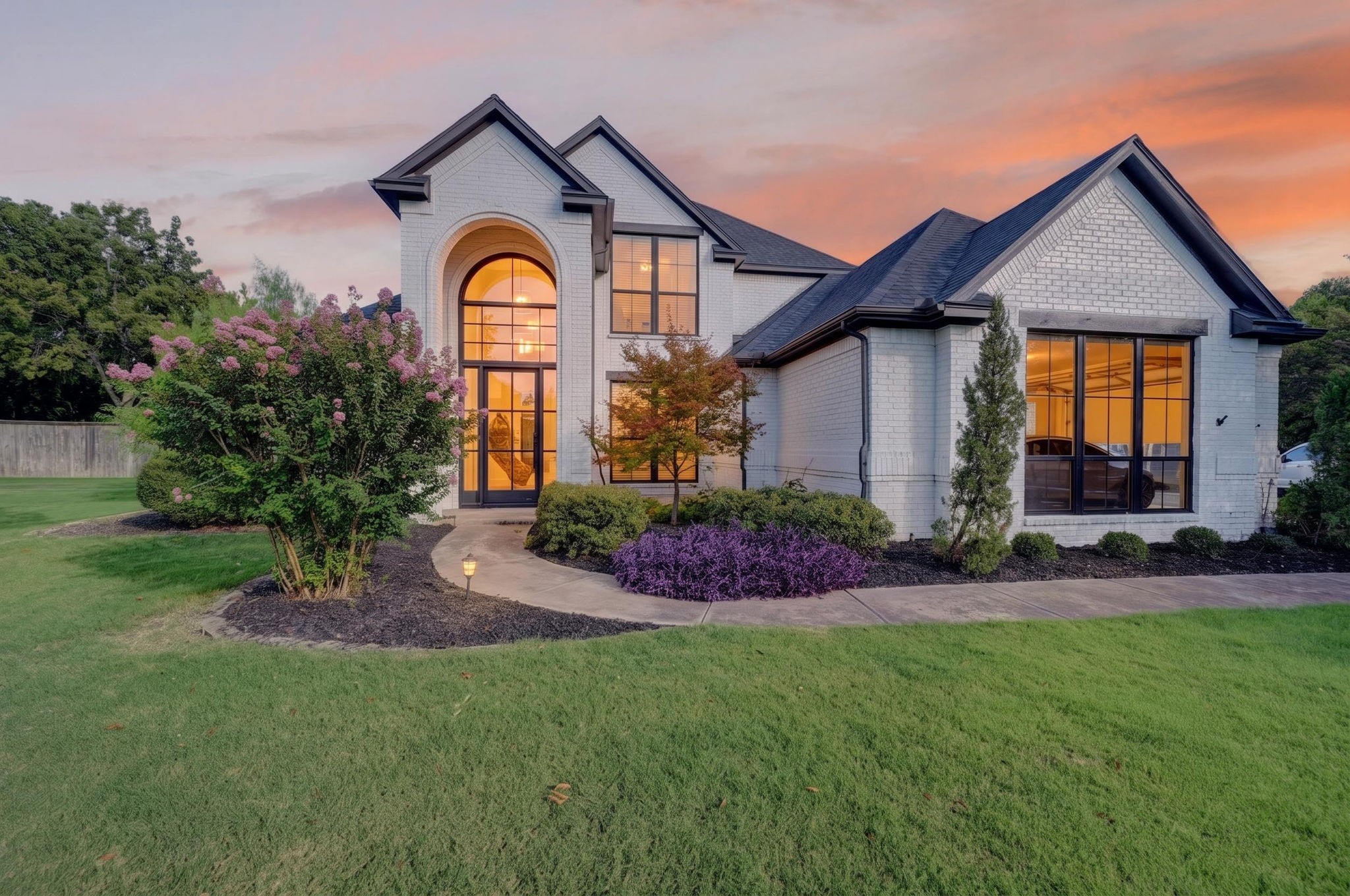 813 Windlake Circle