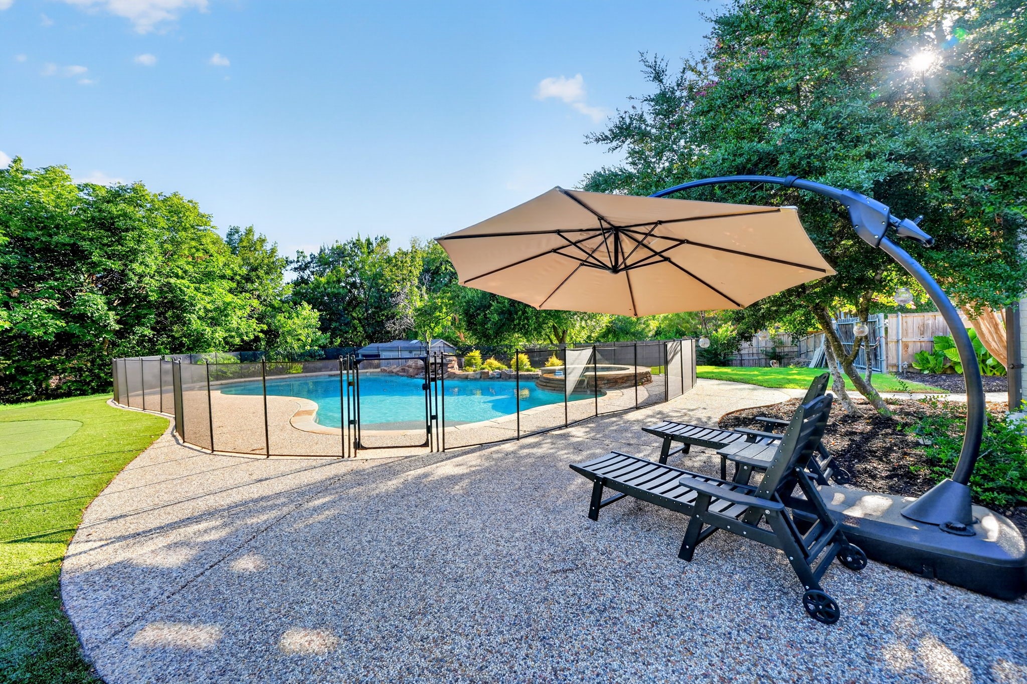 813 Windlake Circle