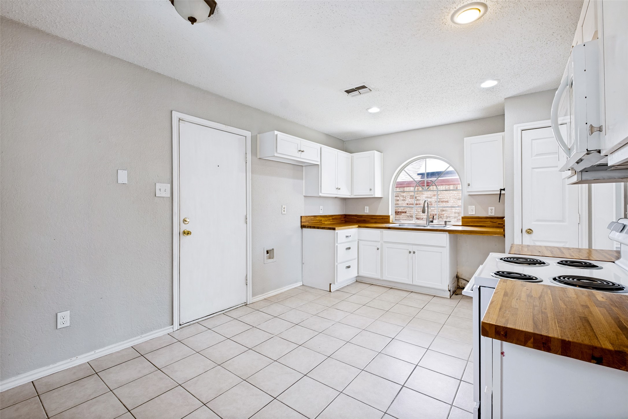 1413 Wesley Drive