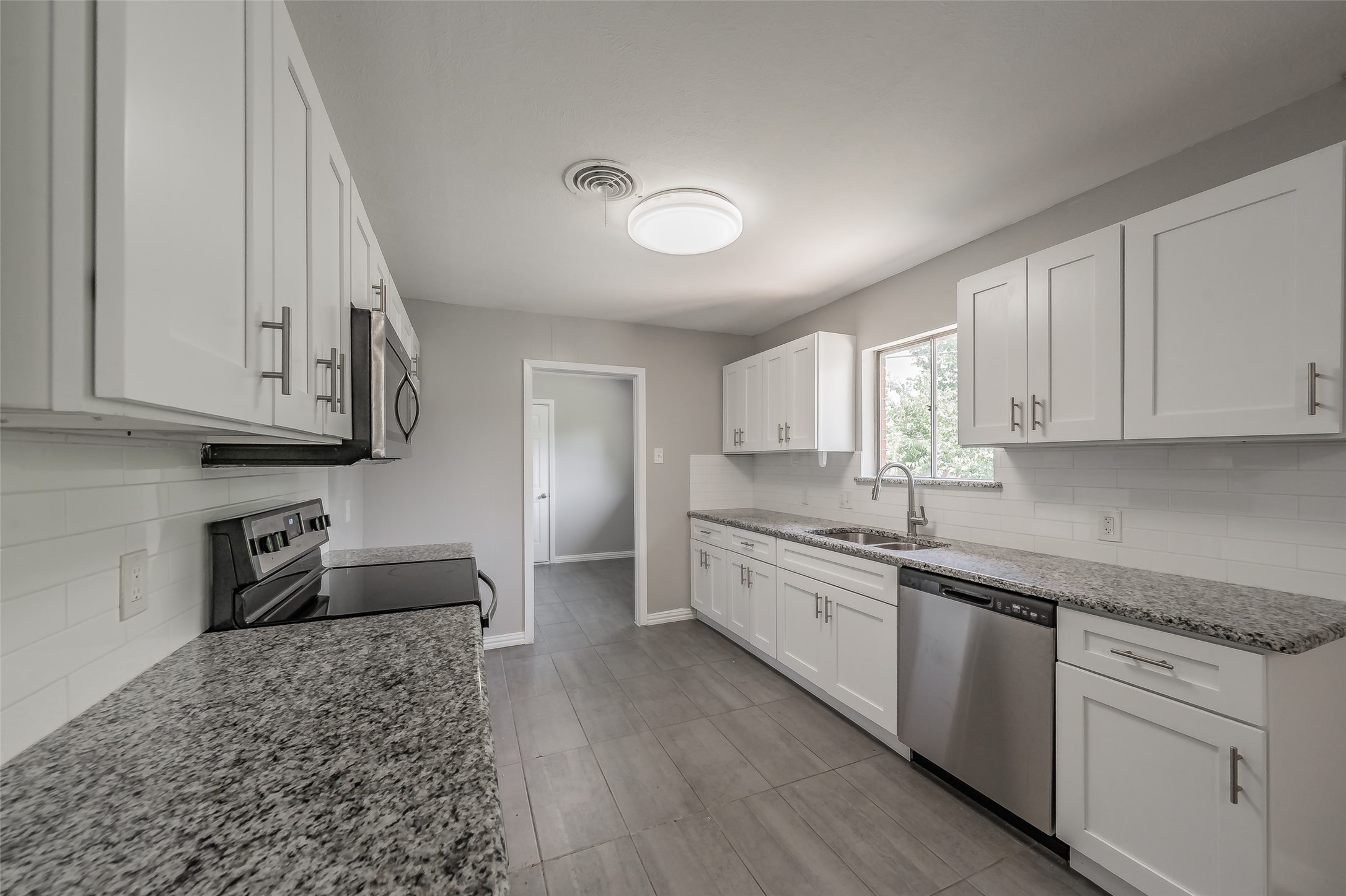 6721 Cylinda Sue Circle