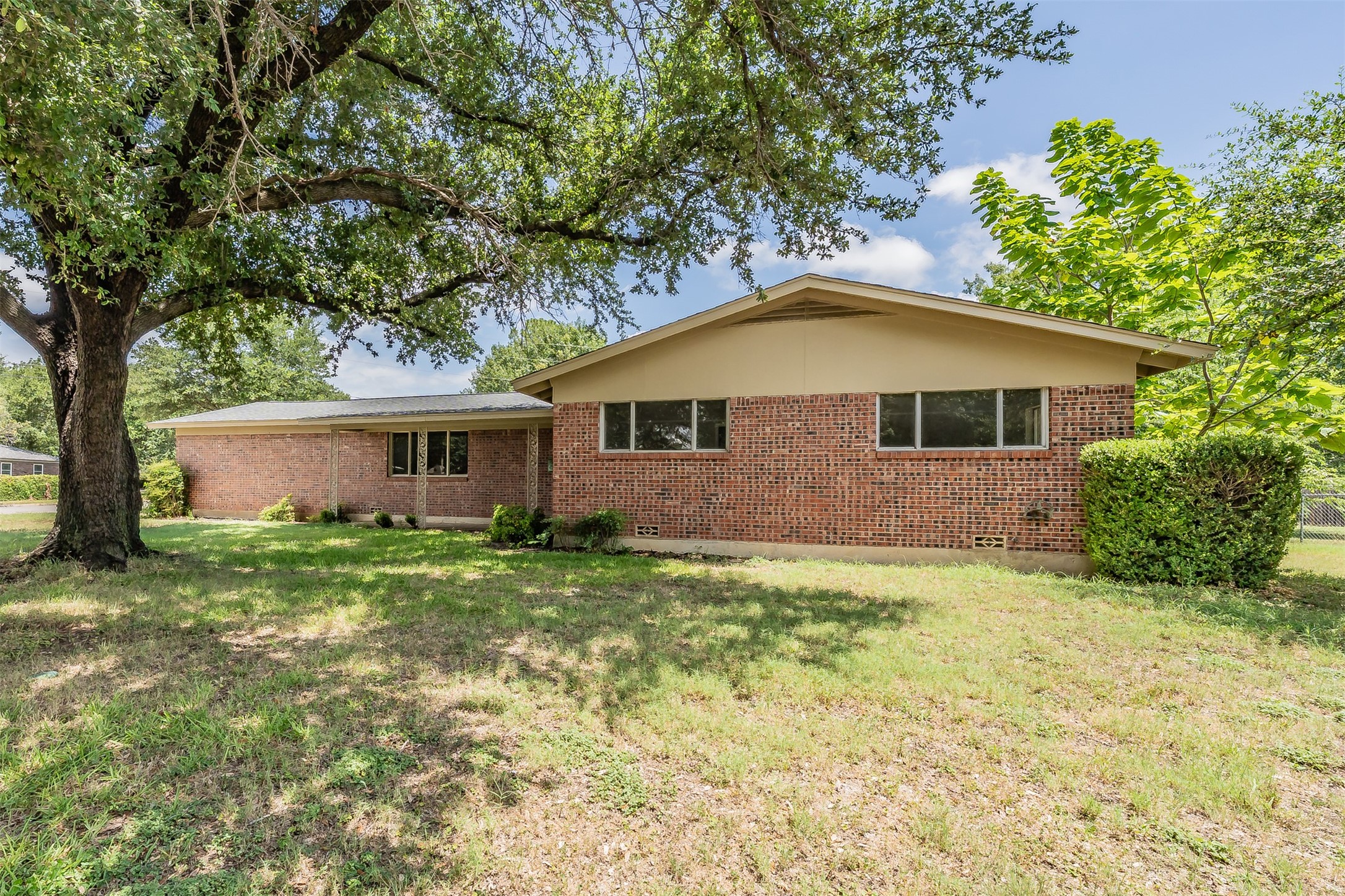 6721 Cylinda Sue Circle