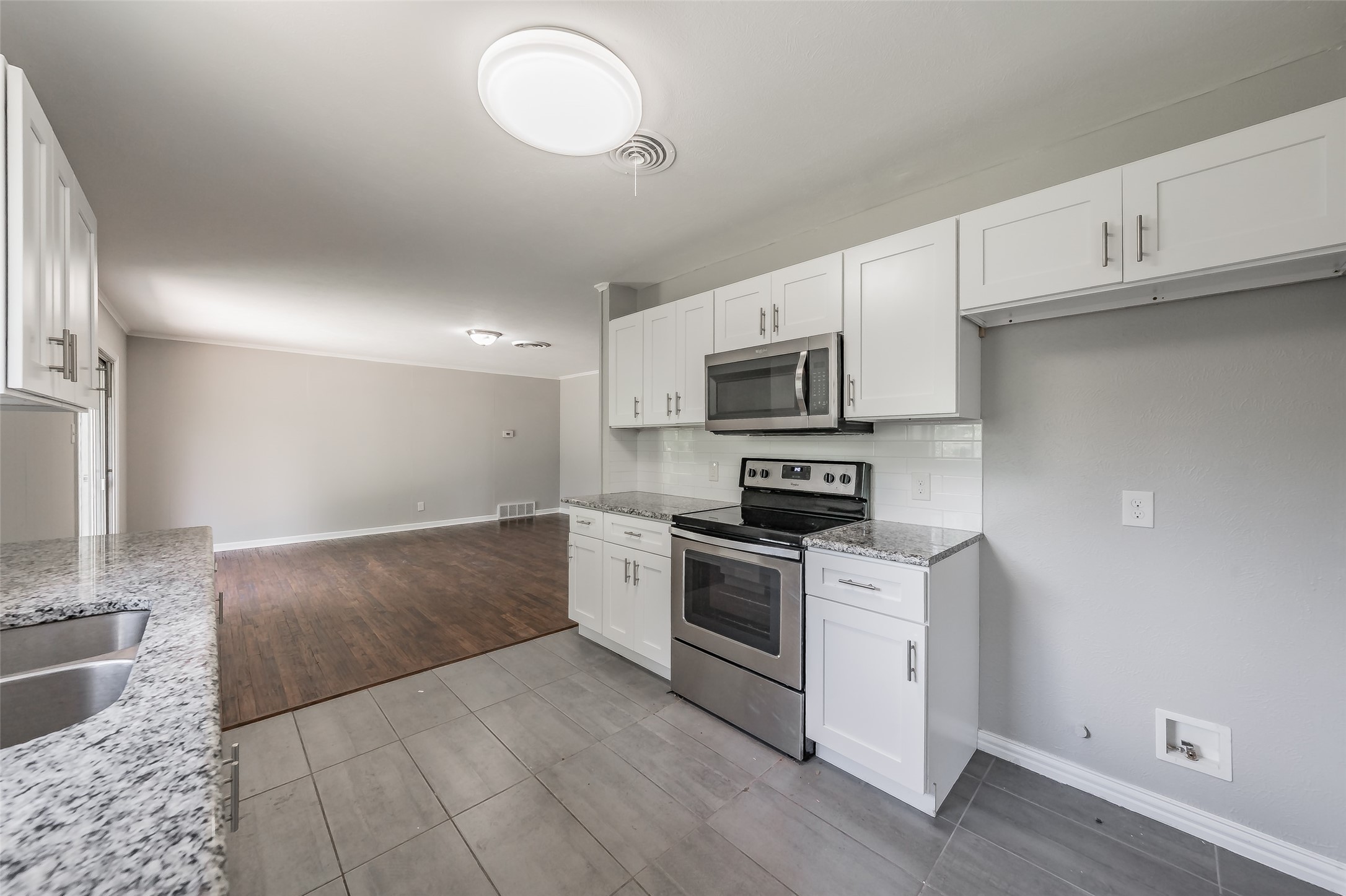 6721 Cylinda Sue Circle