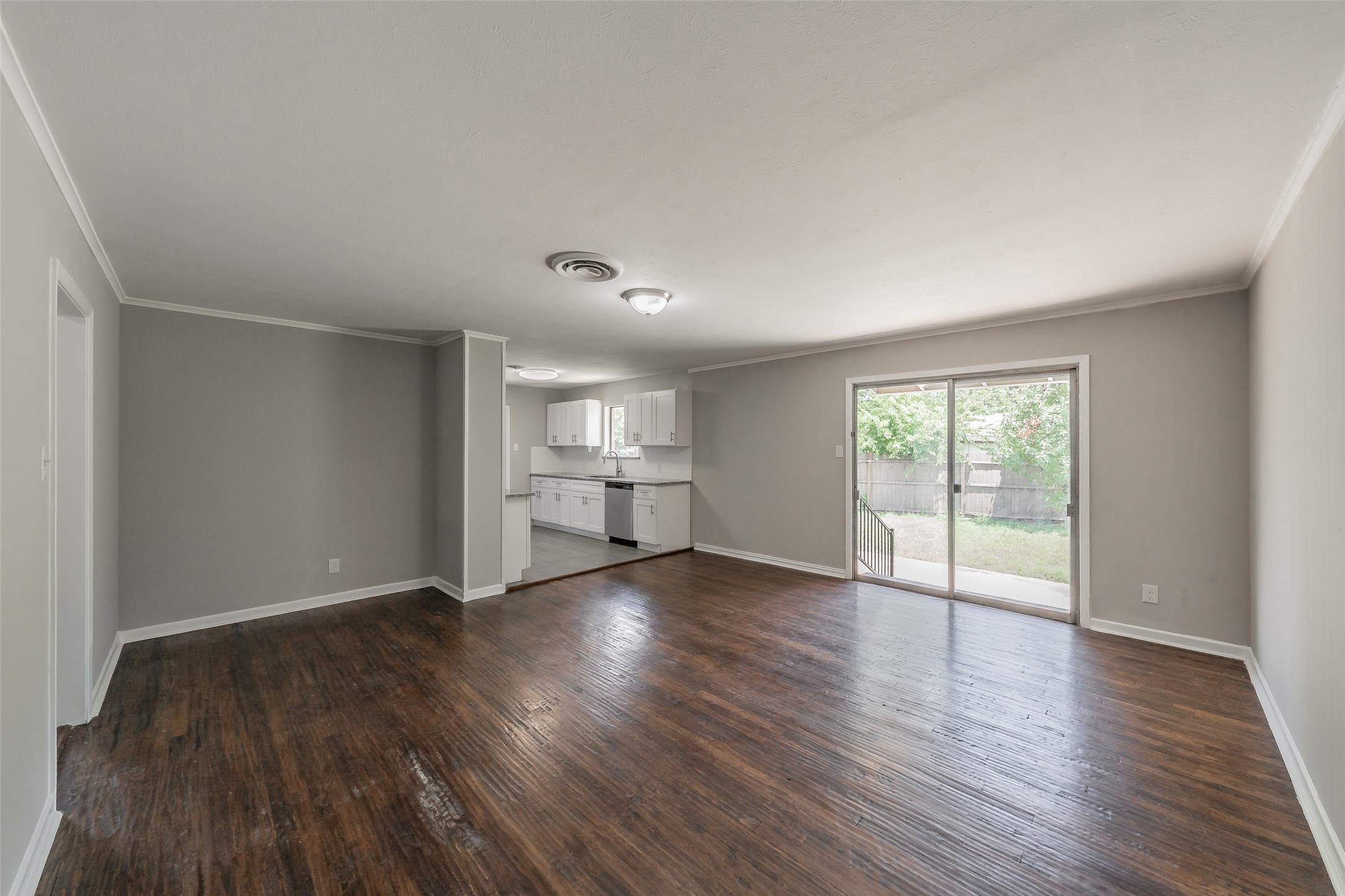 6721 Cylinda Sue Circle