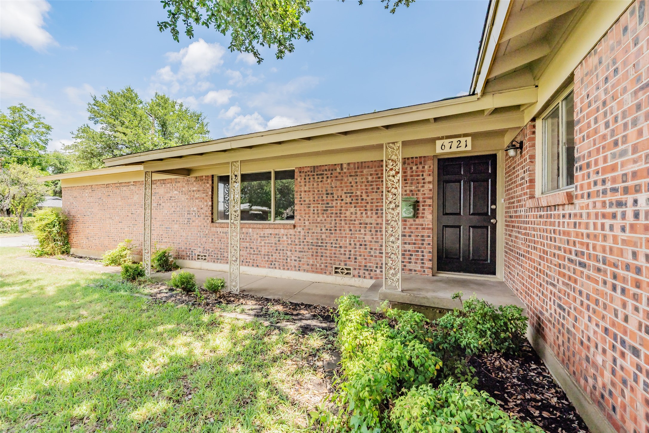 6721 Cylinda Sue Circle