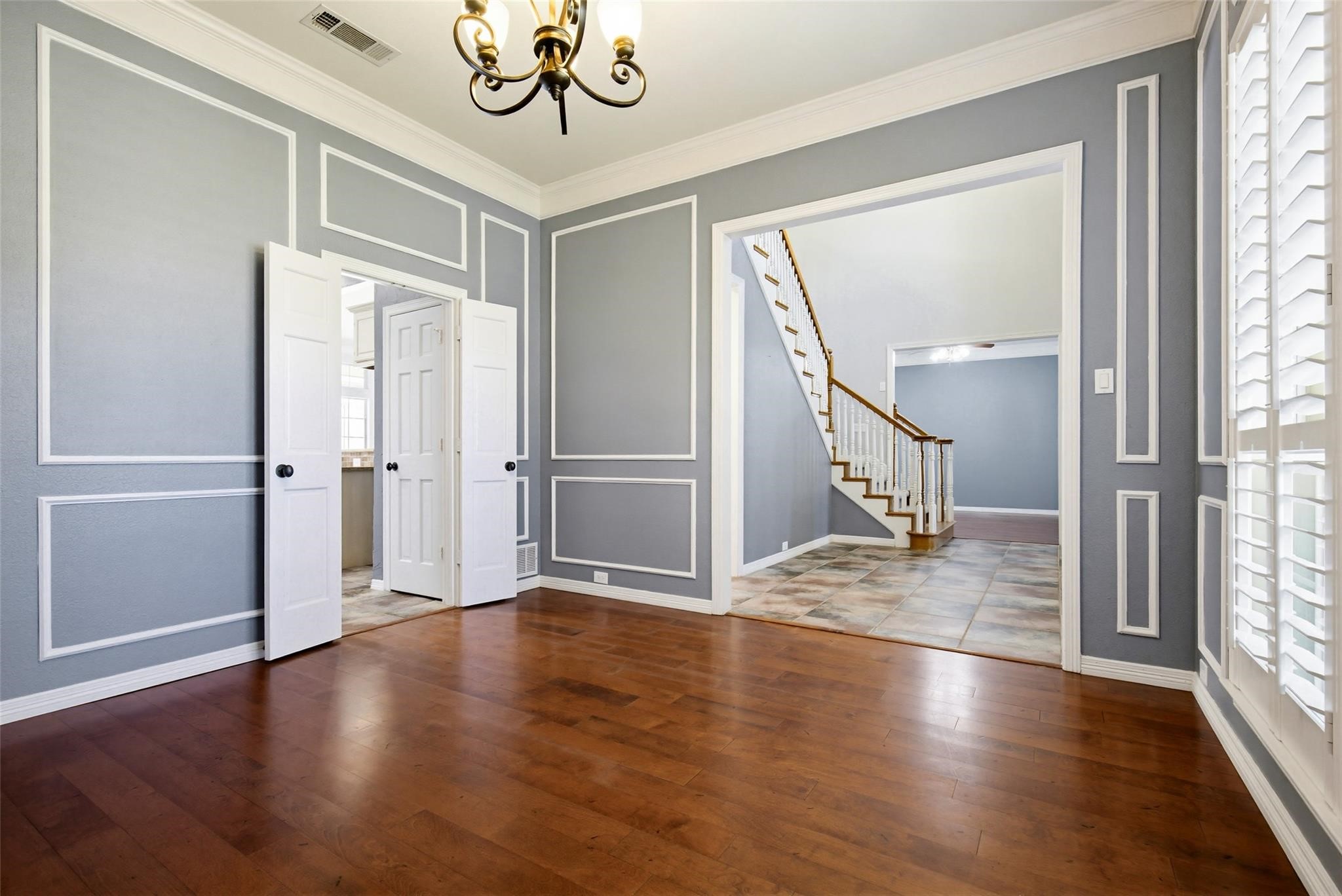 2112 Glendale Drive