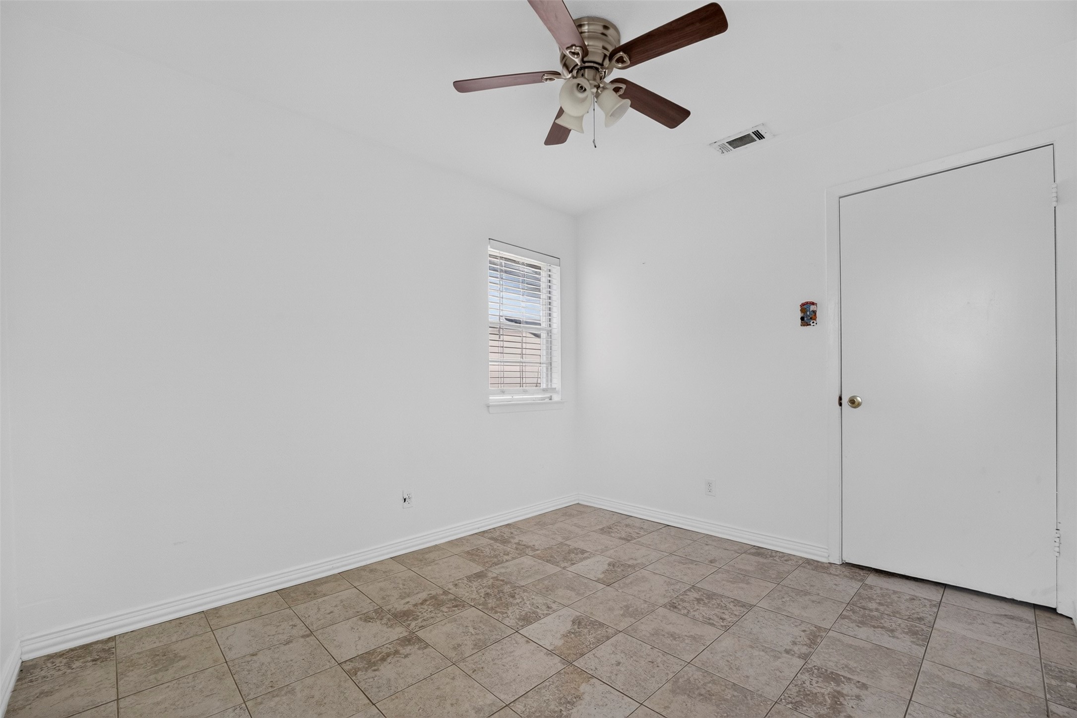 909 Rosewood Hills Drive