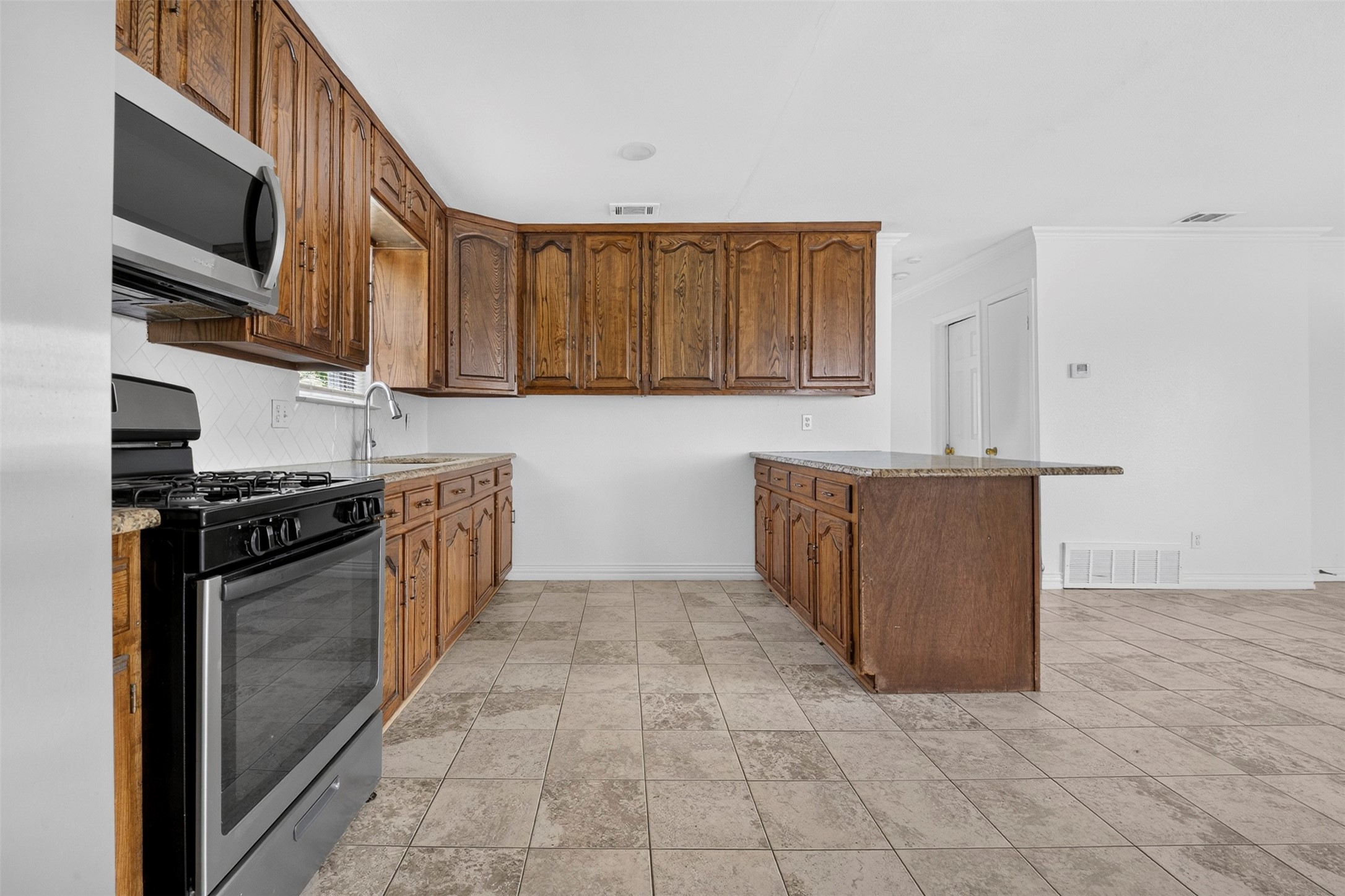 909 Rosewood Hills Drive