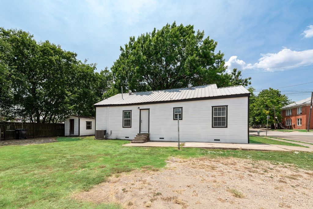 2203 Wesley Street
