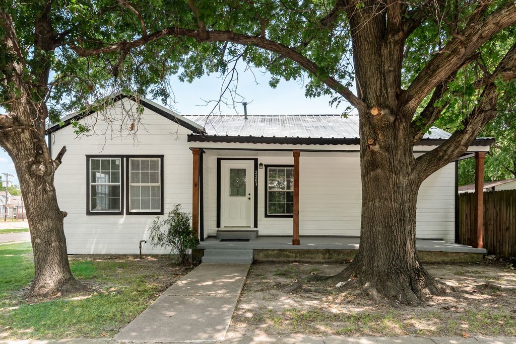 2203 Wesley Street