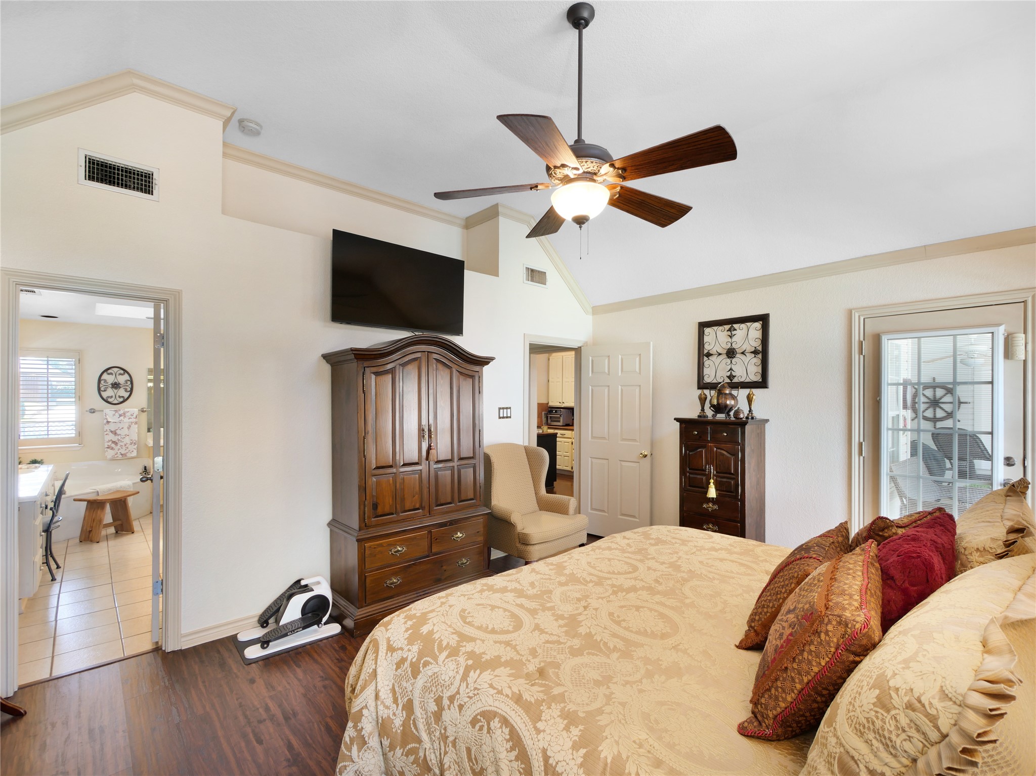 6805 Potomac Parkway