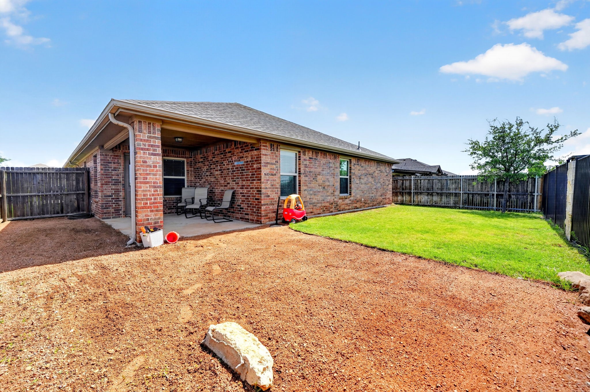 2434 Hankinson Lane