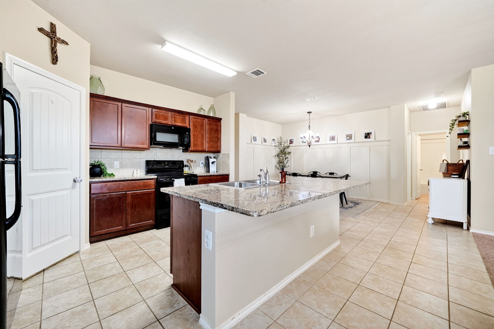 2434 Hankinson Lane