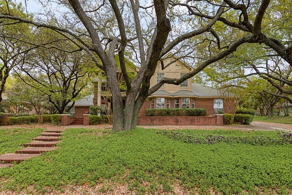 2 Eastshore Road