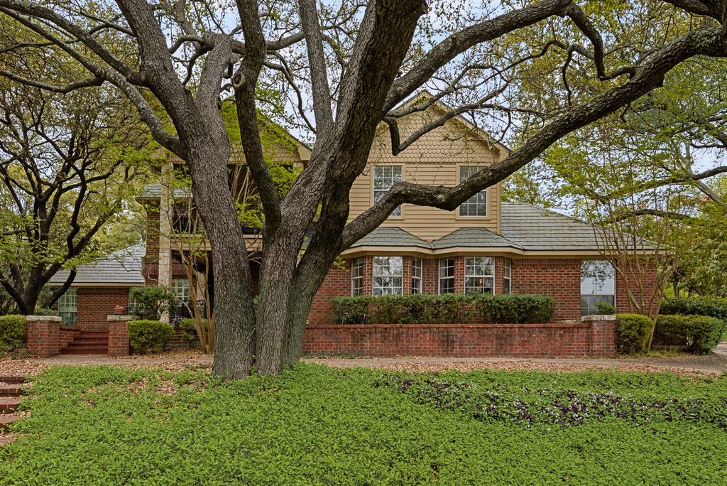 2 Eastshore Road