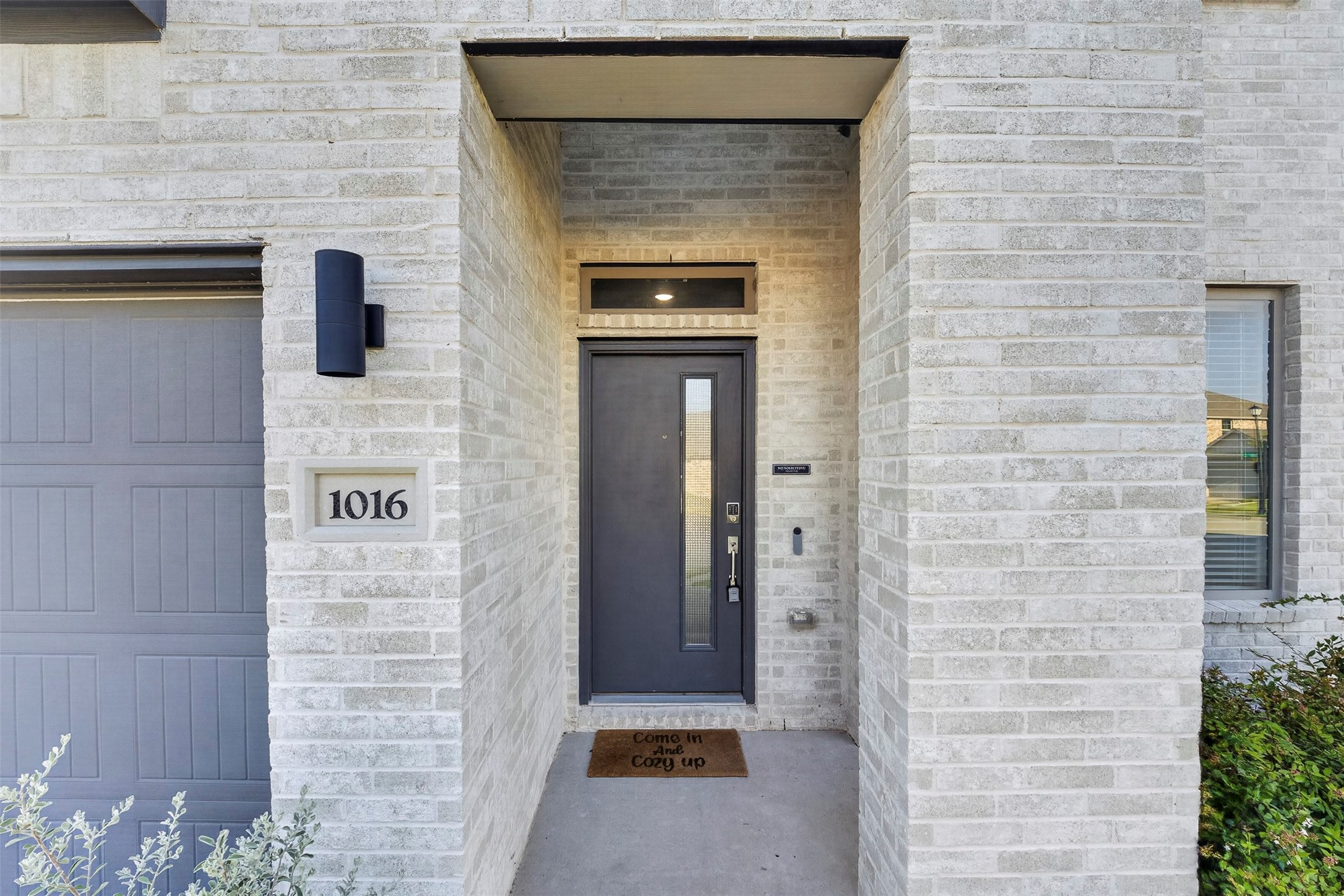 1016 Mamavic Lane