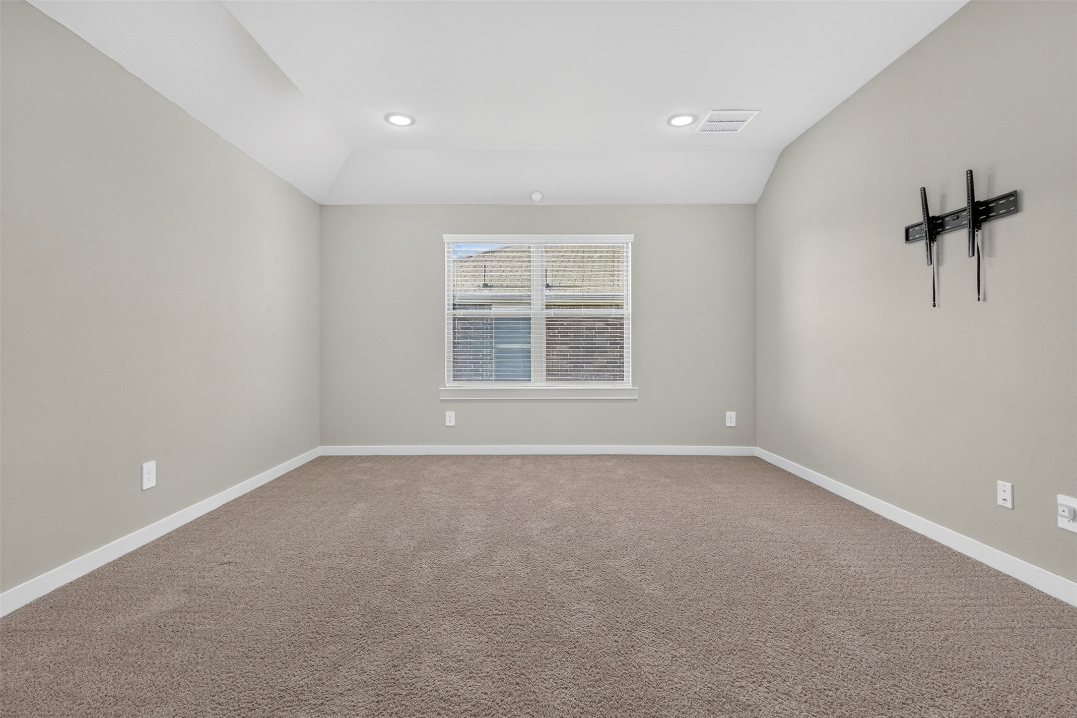 1016 Mamavic Lane